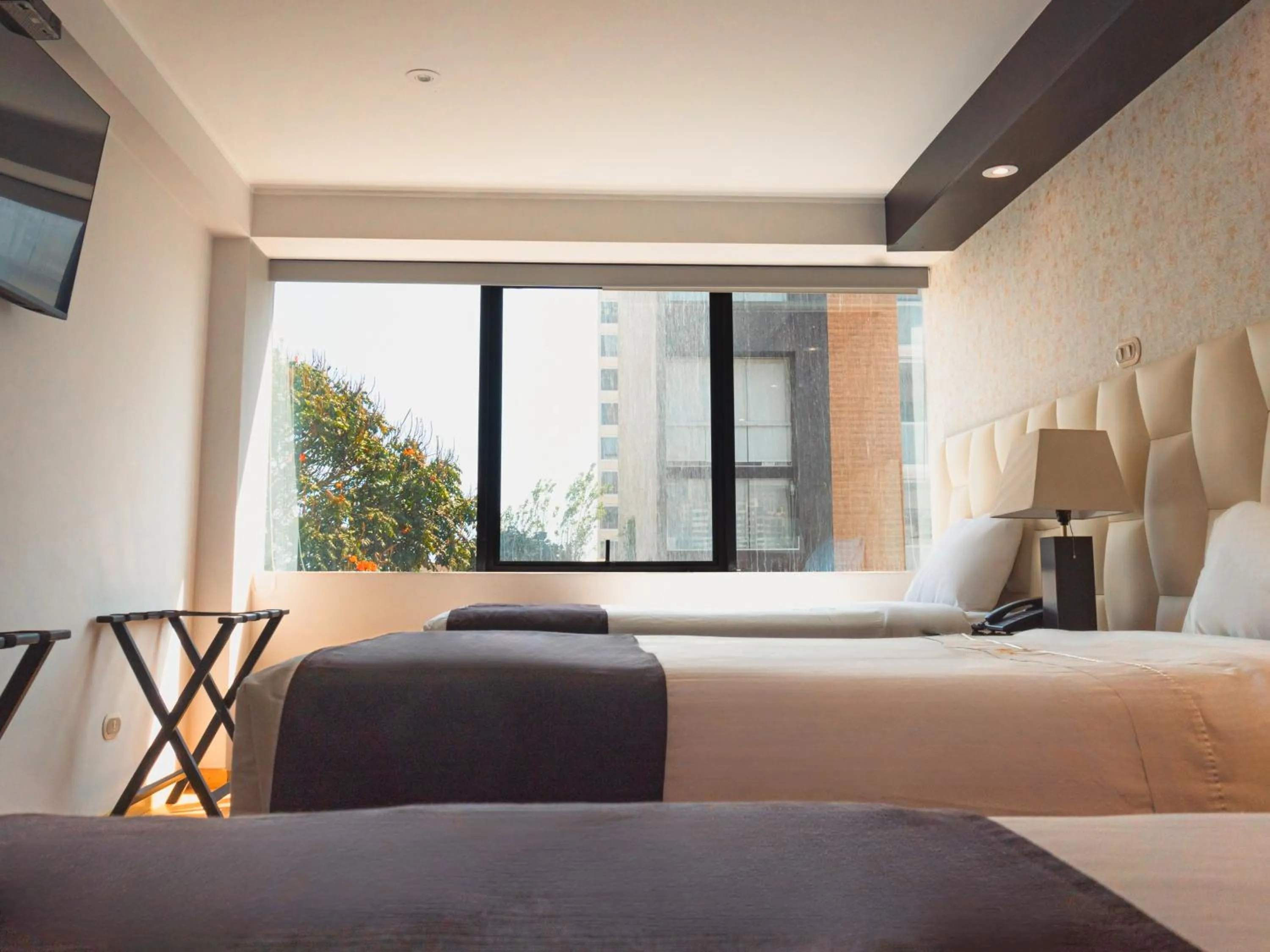 Quiet street view, Bed in Hotel Ferré Miraflores