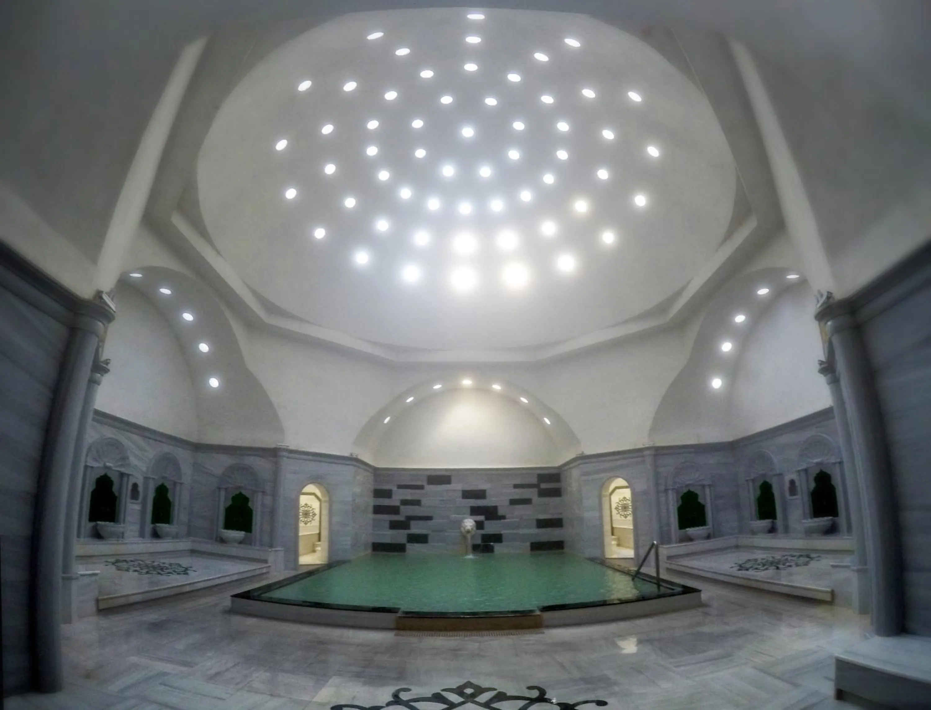 Swimming pool in Gulumser Hatun Termal Hotel & Spa