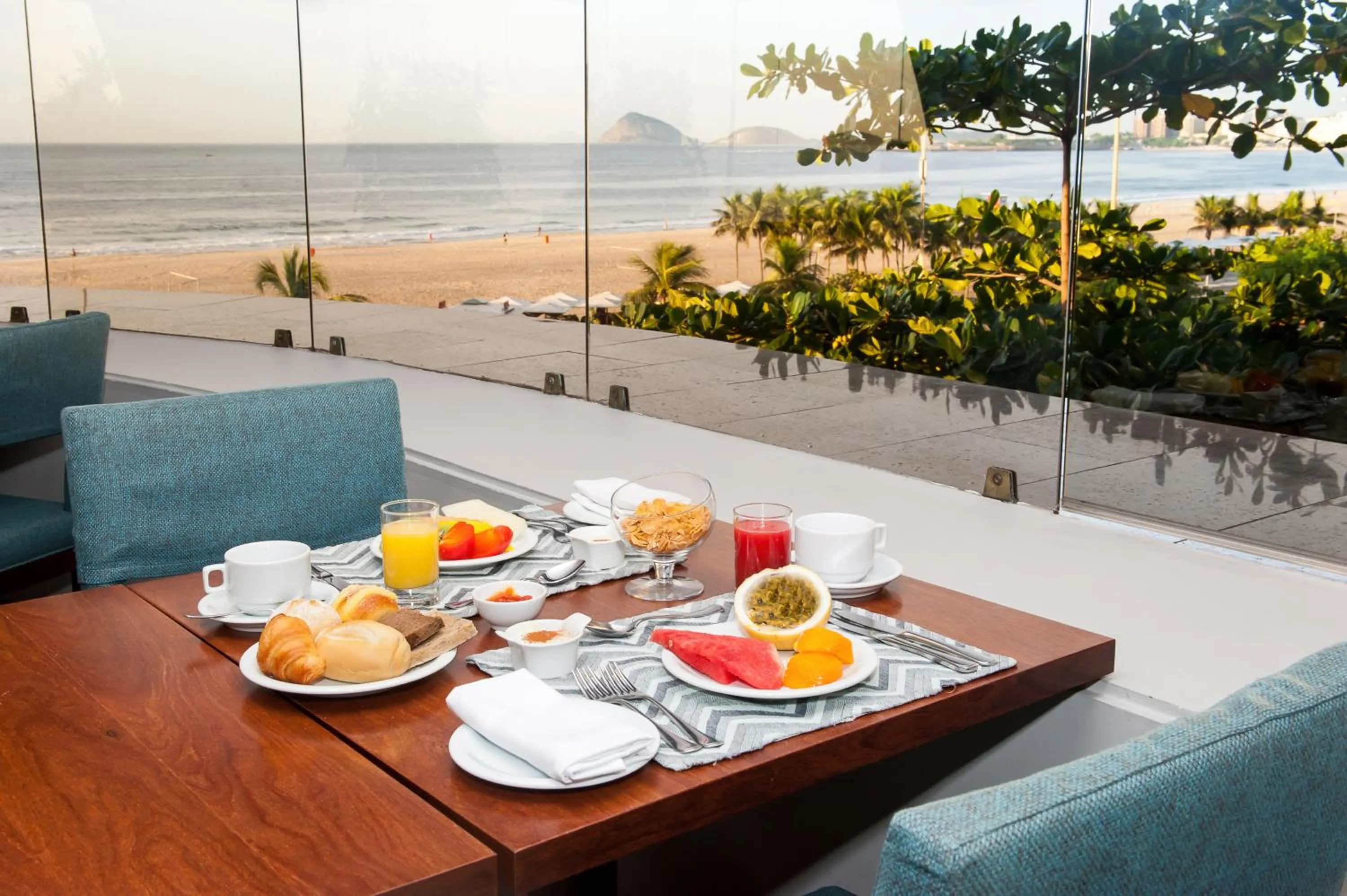 Restaurant/places to eat in PortoBay Rio de Janeiro