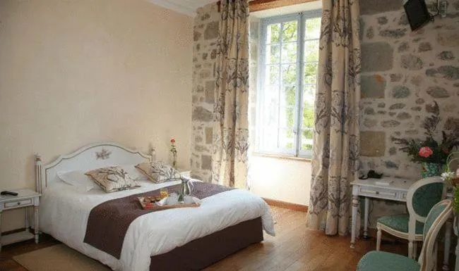 Bedroom, Bed in Domaine Saint-Roch Hotel Spa