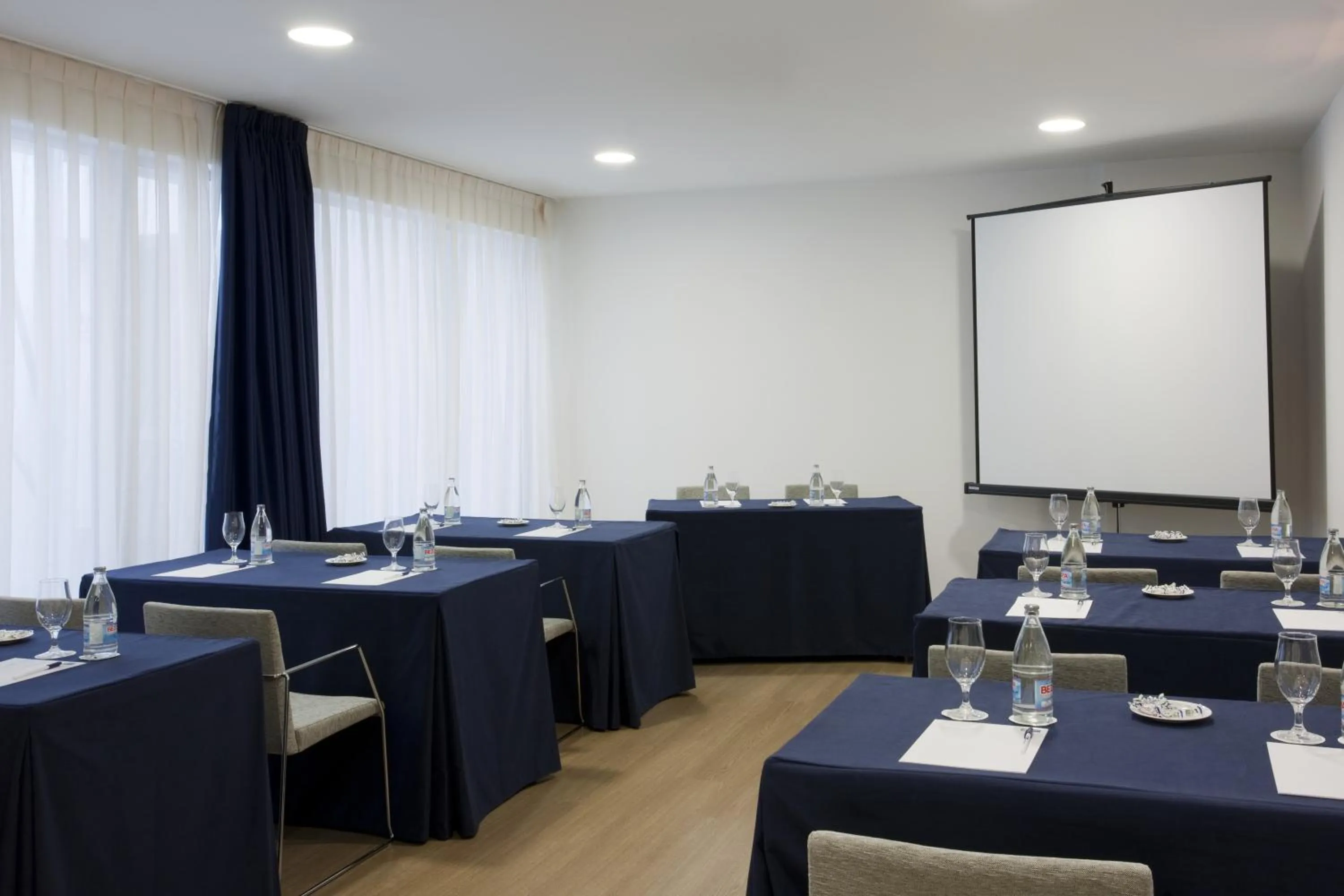 Meeting/conference room in Holiday Inn Express Madrid Leganes by IHG