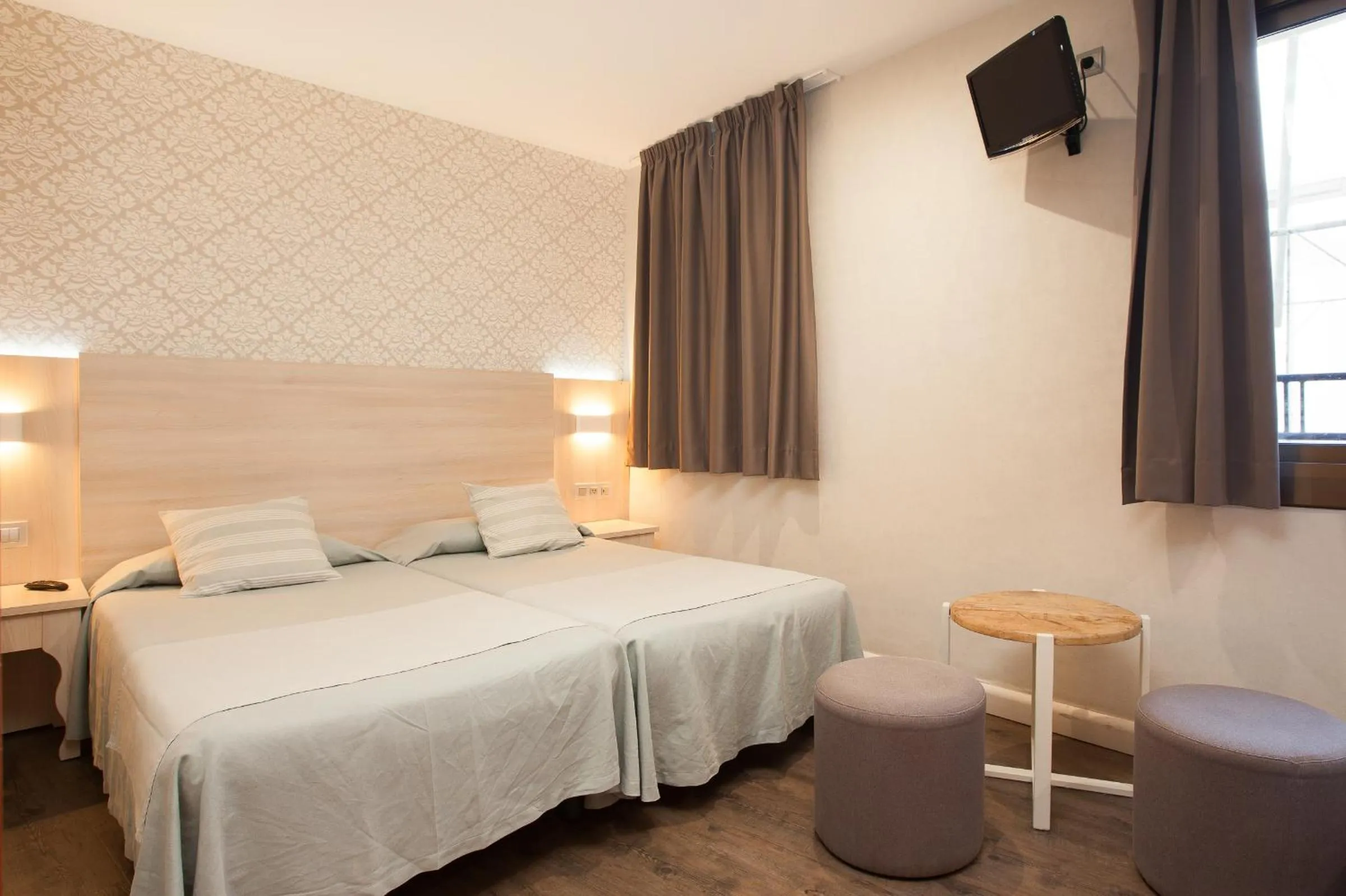 Photo of the whole room, Bed in Hostal Fernando