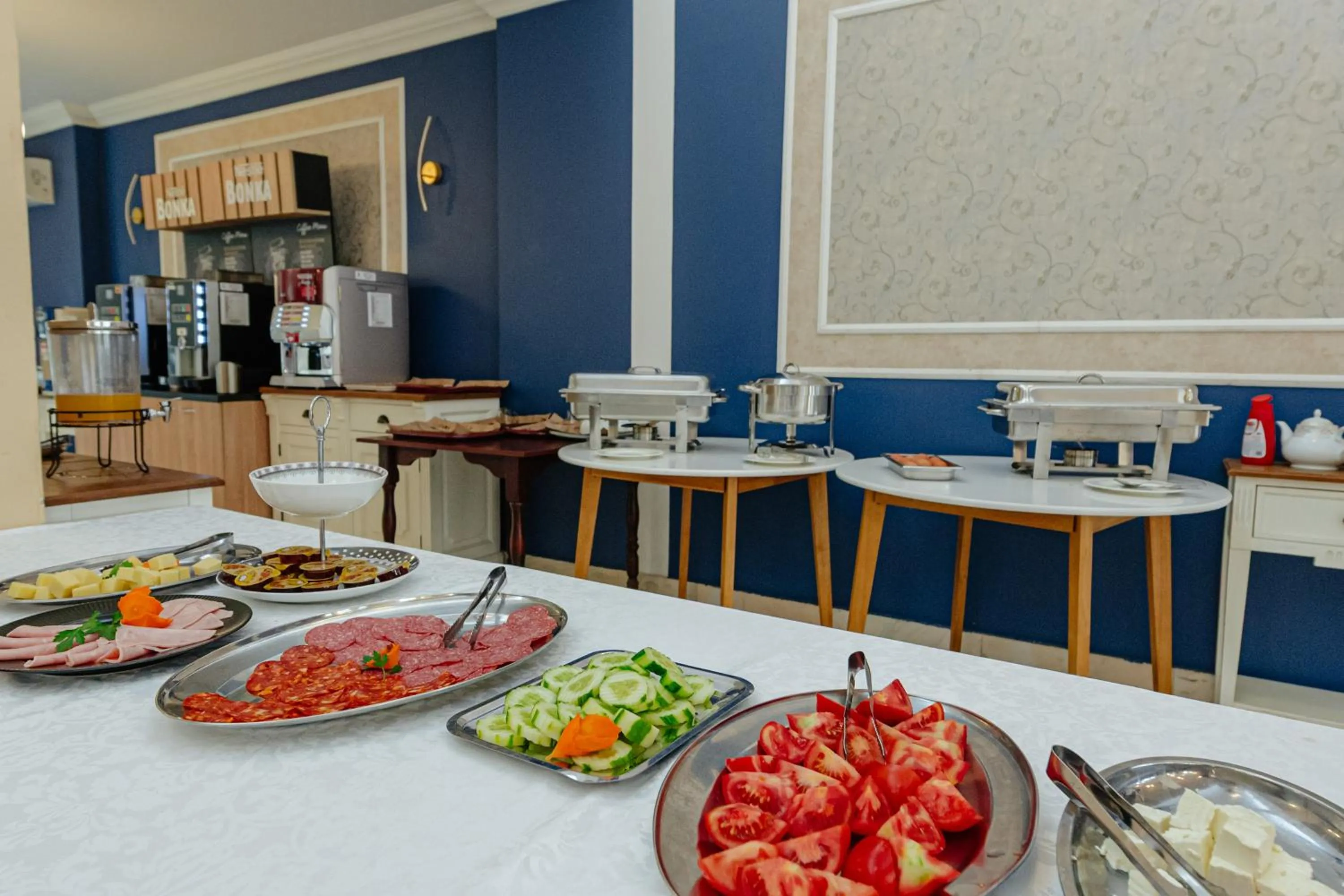 Buffet breakfast in Hotel Rusca