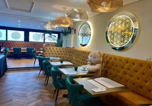 Restaurant/places to eat in Hotel Suites Feria de Madrid