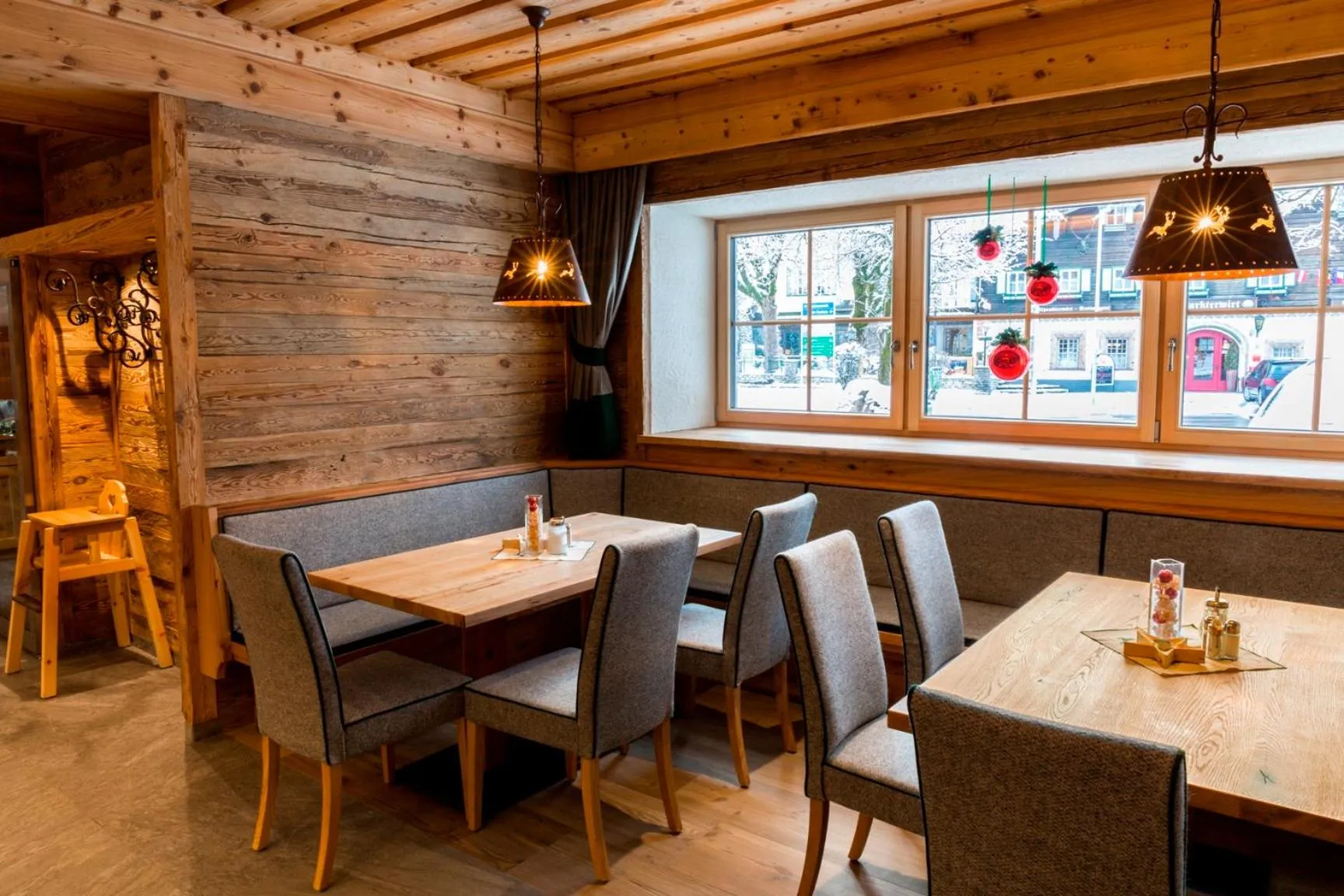 Restaurant/places to eat in Hotel Rosner