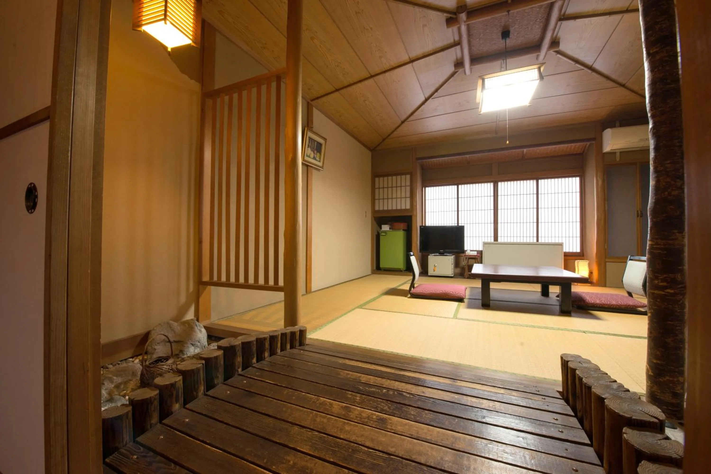 Photo of the whole room in Kappo Ryokan Shiroyama