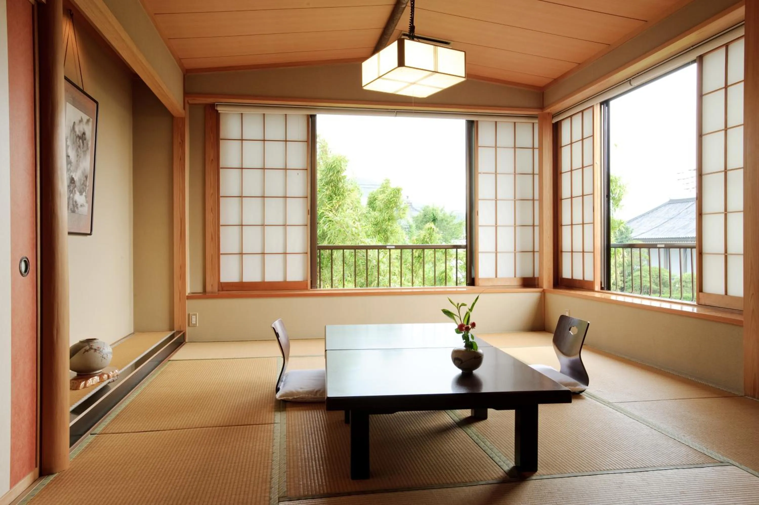 Photo of the whole room in Kappo Ryokan Shiroyama