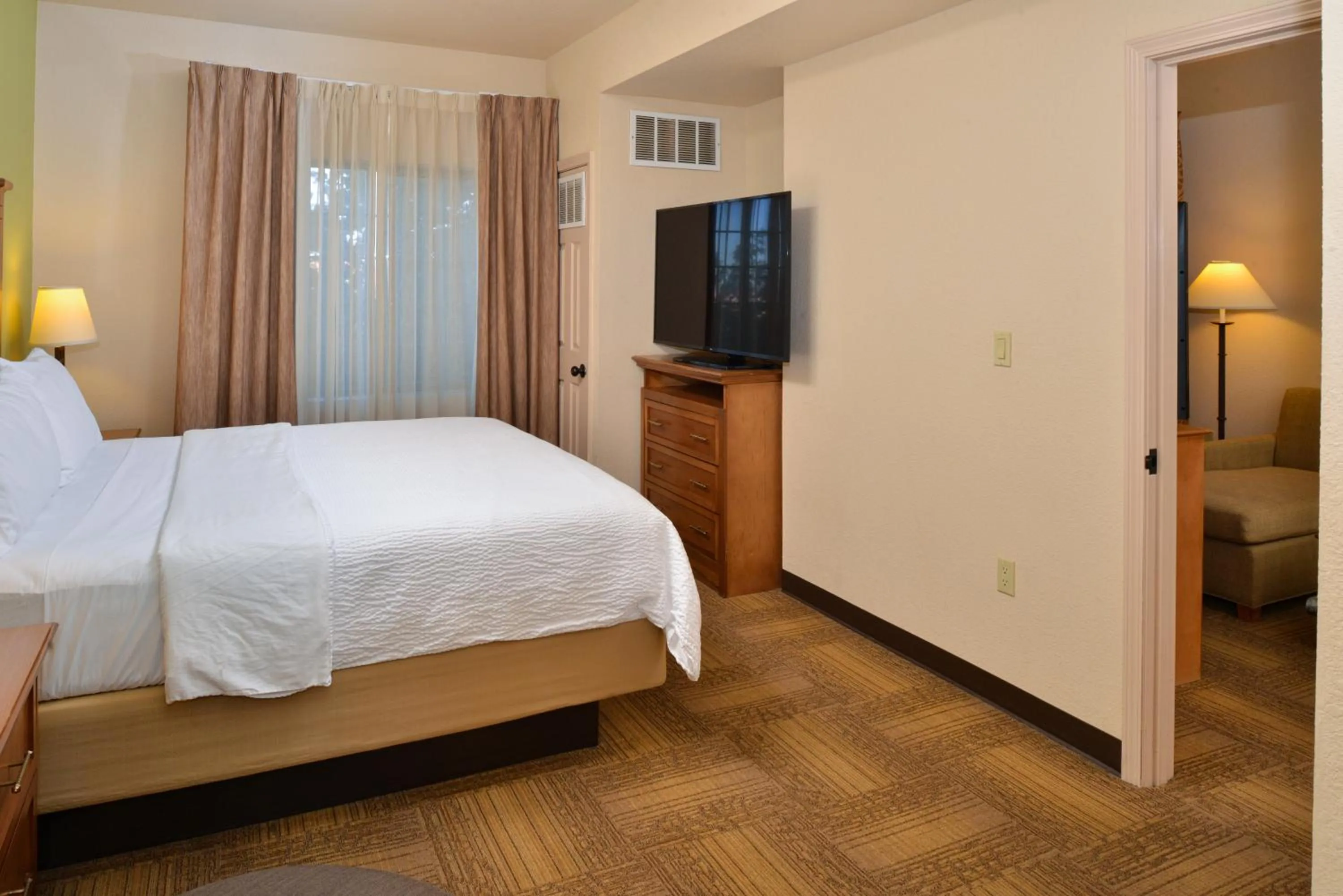 Bed in Staybridge Suites Las Cruces by IHG