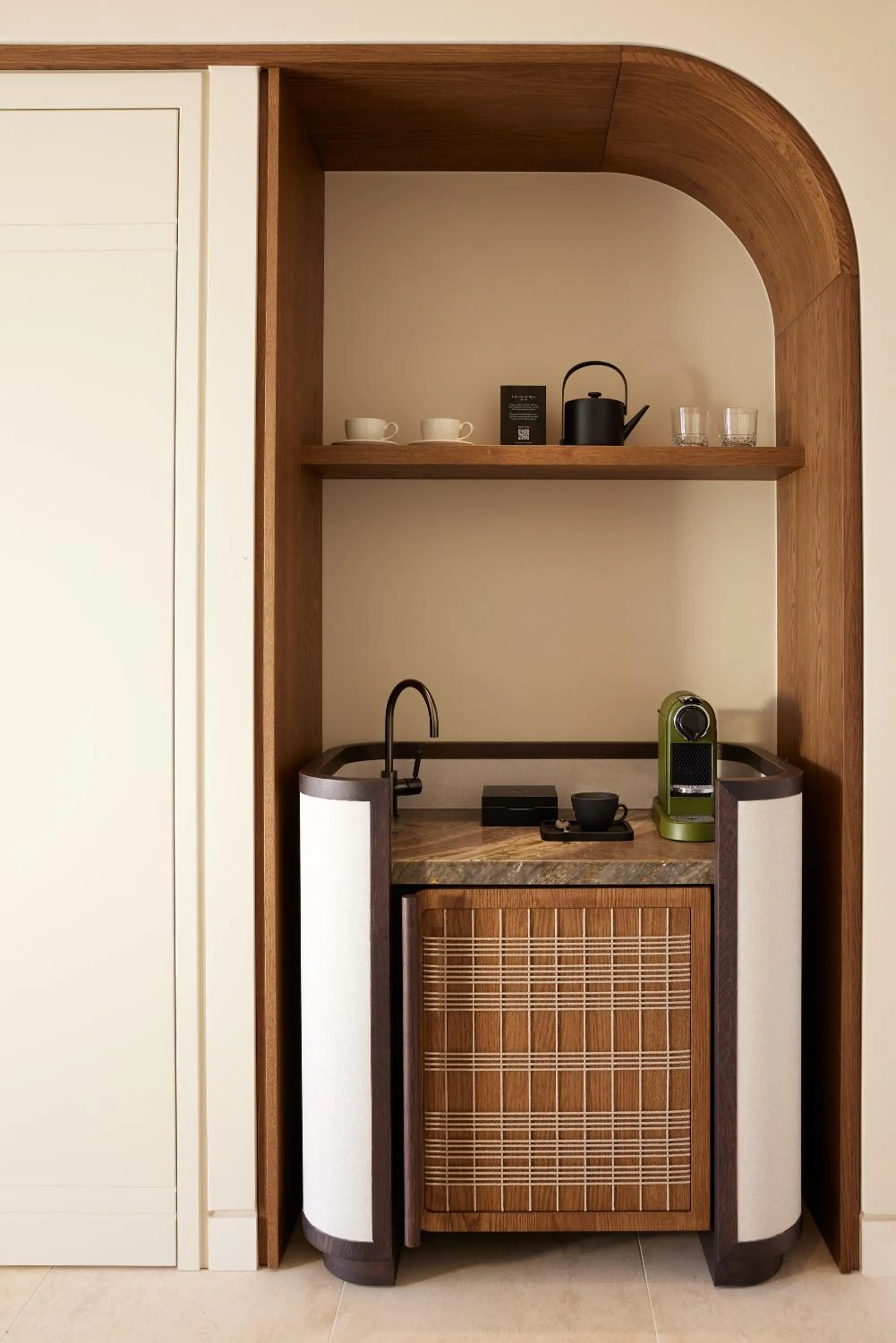 Coffee/tea facilities in Daios Cove