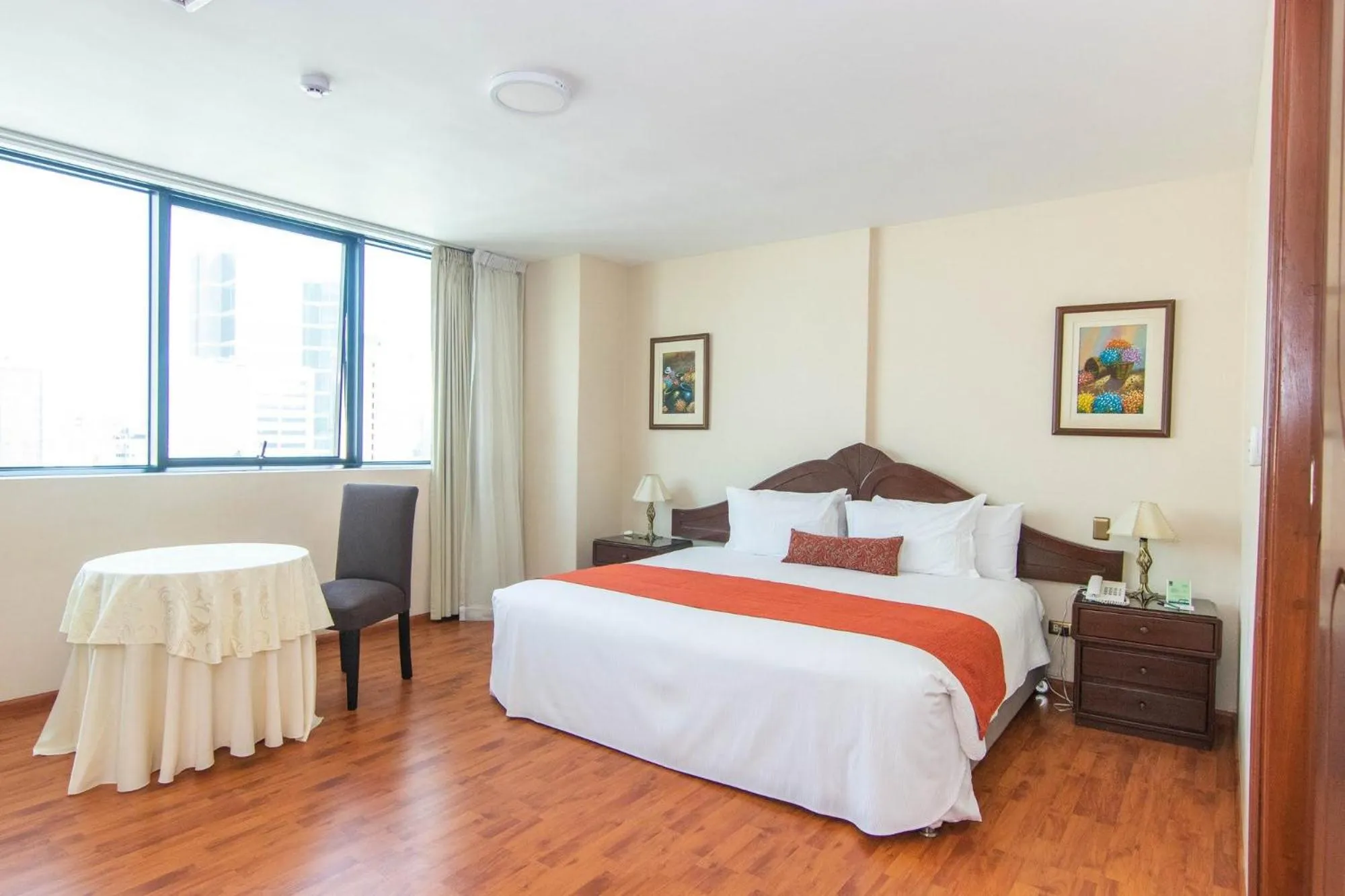 Bed in Miraflores Colon Hotel