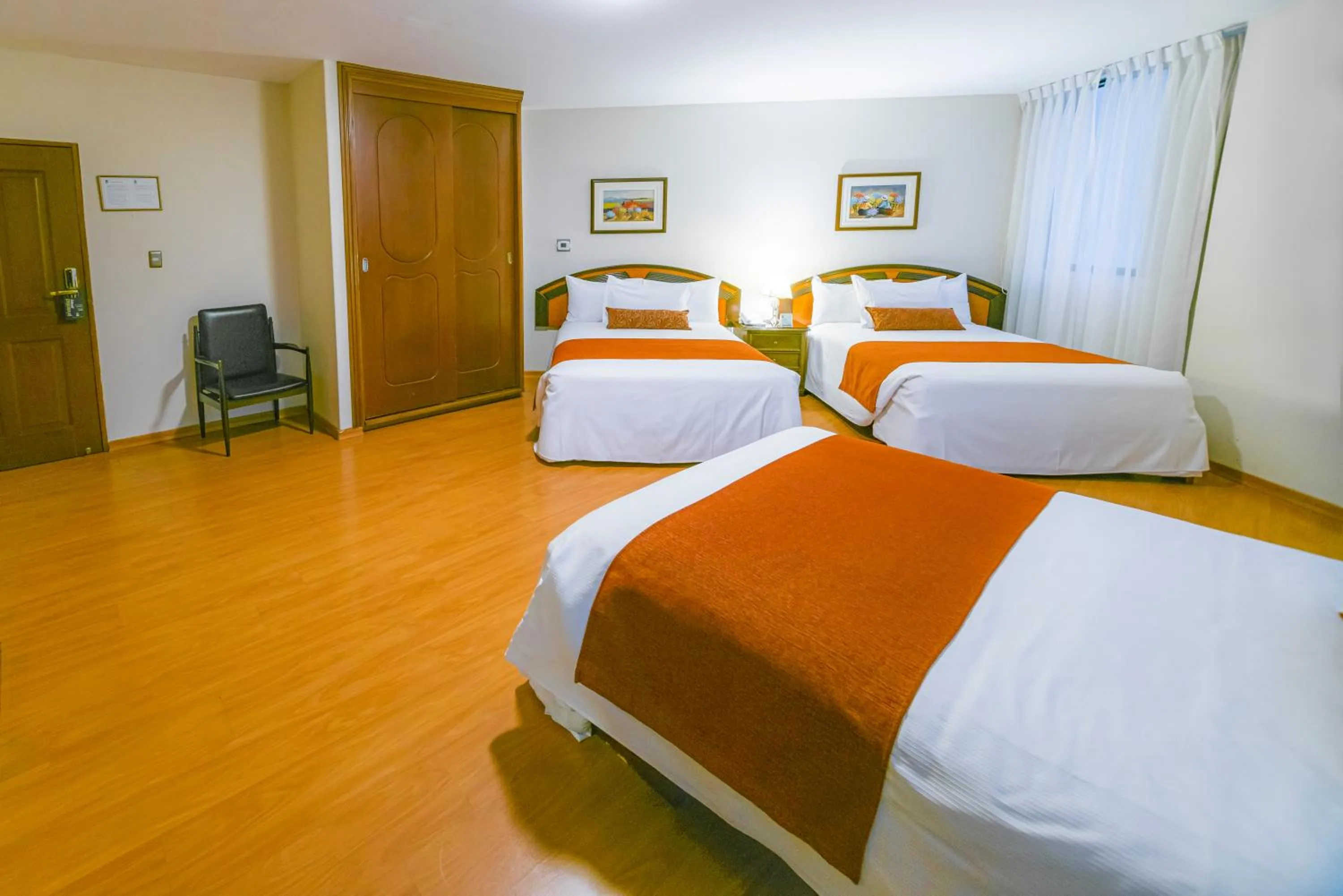 Bed in Miraflores Colon Hotel