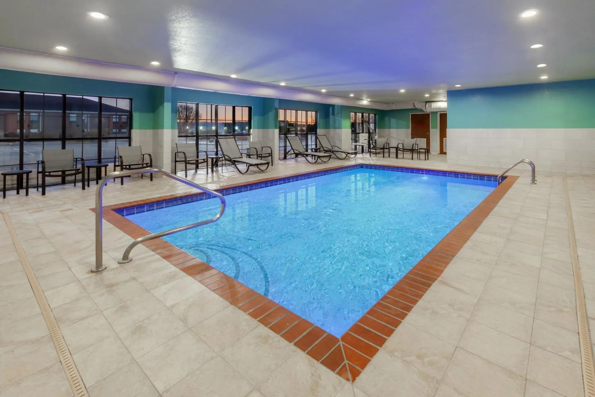 Swimming pool in Holiday Inn Express Hotel & Suites Lonoke I-40 by IHG