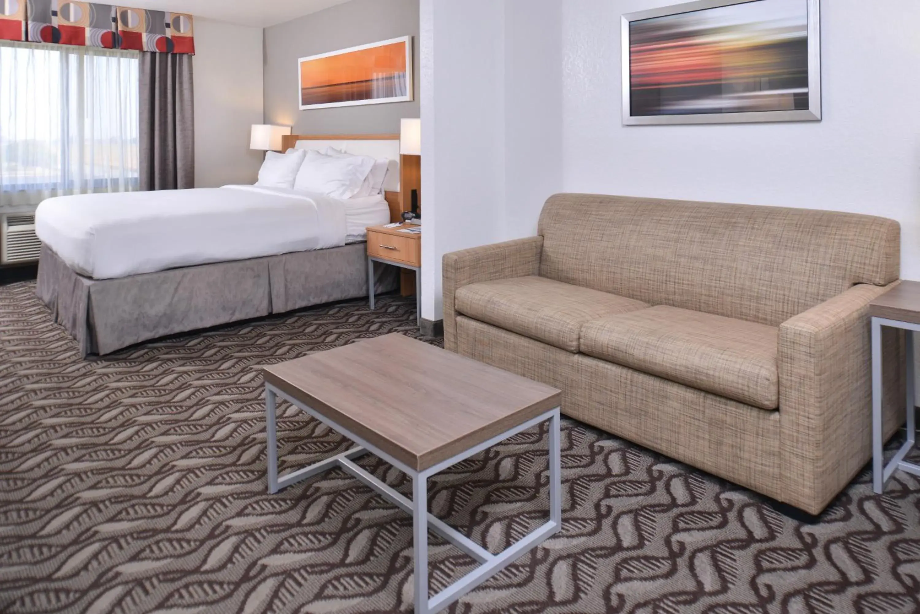 King Suite in Holiday Inn Express Hotel & Suites Lonoke I-40 by IHG King Suite in Holiday Inn Express Hotel & Suites Lonoke I-40 by IHG