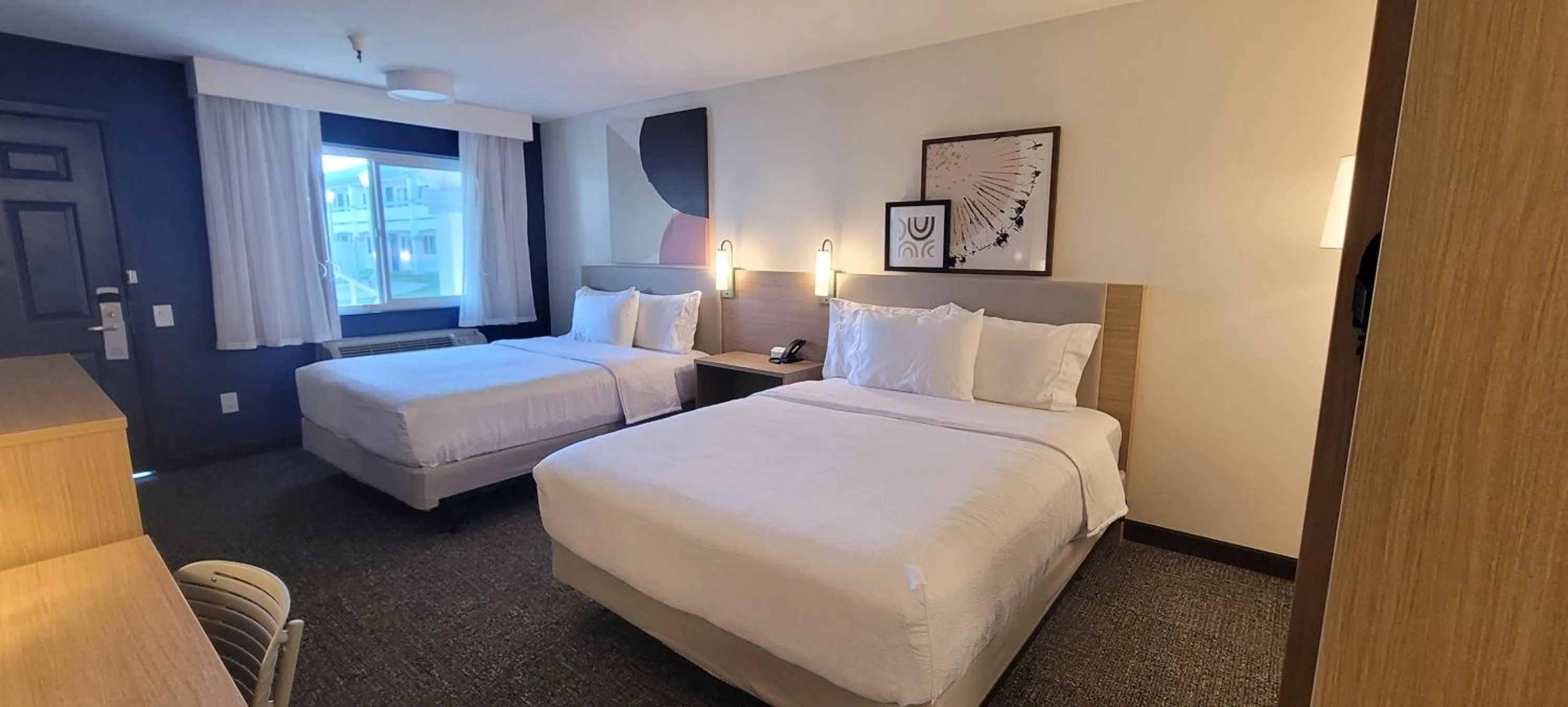 Bedroom, Bed in Spark By Hilton Santa Nella