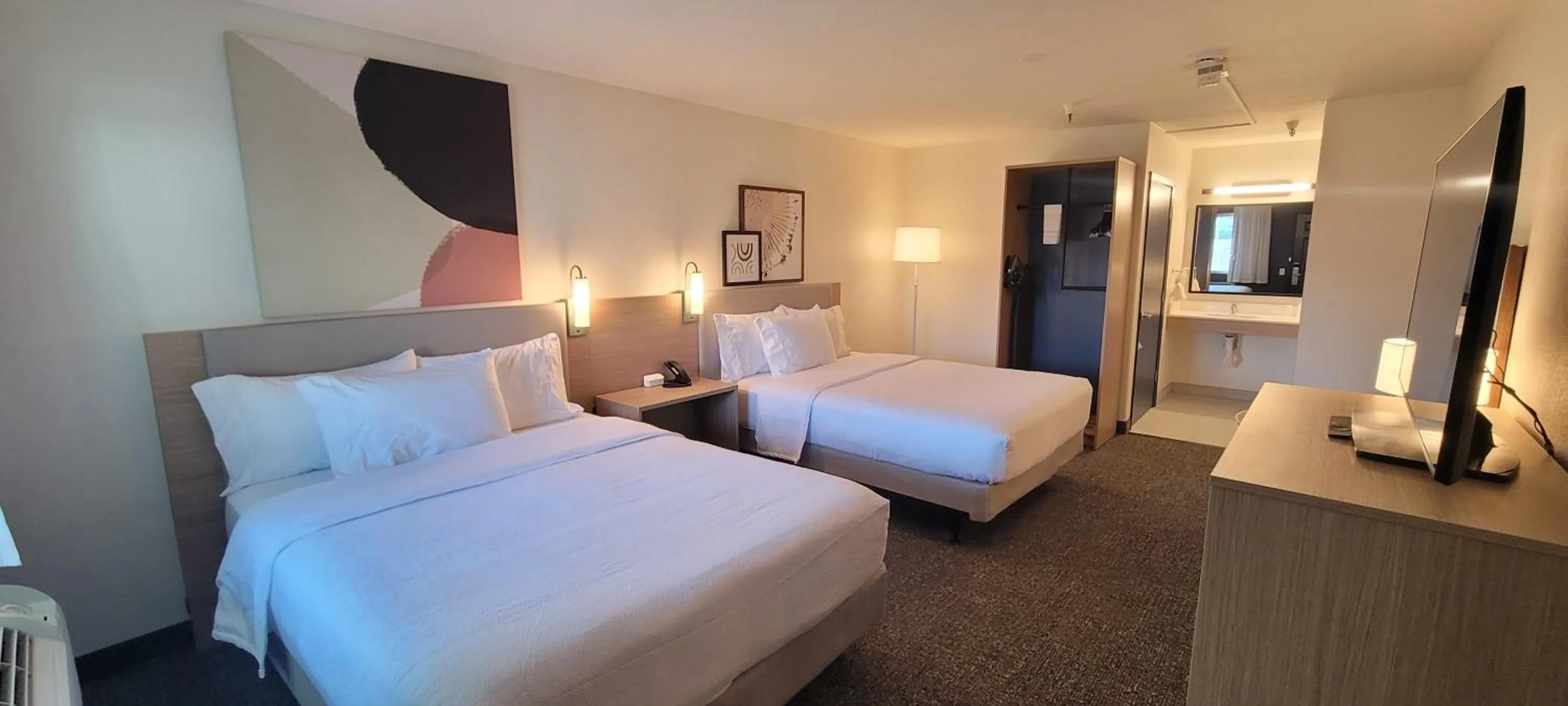 Bedroom, Bed in Spark By Hilton Santa Nella