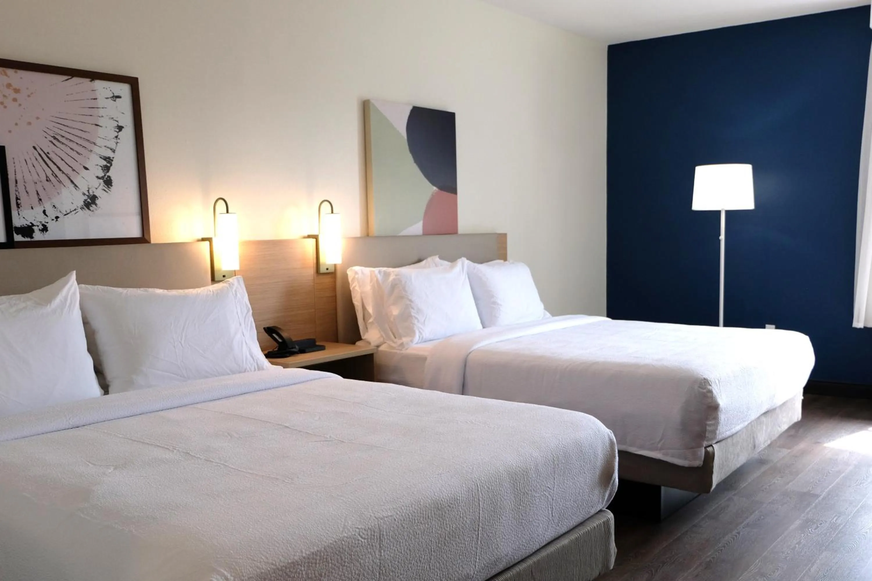 Bed in Holiday Inn Express Hotel & Suites North Little Rock, an IHG Hotel