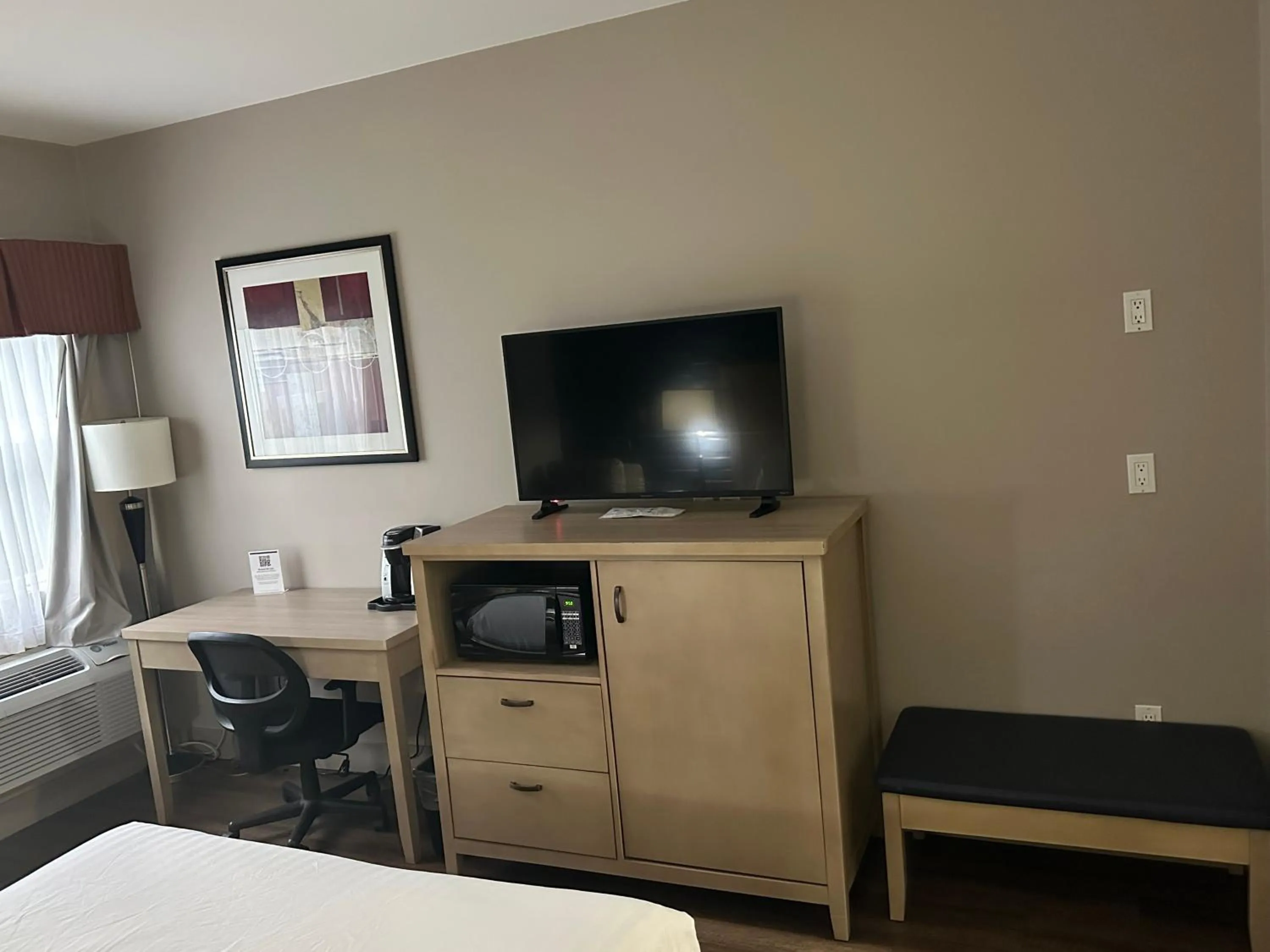 Bedroom, Bed in Best Western Peace Arch Inn