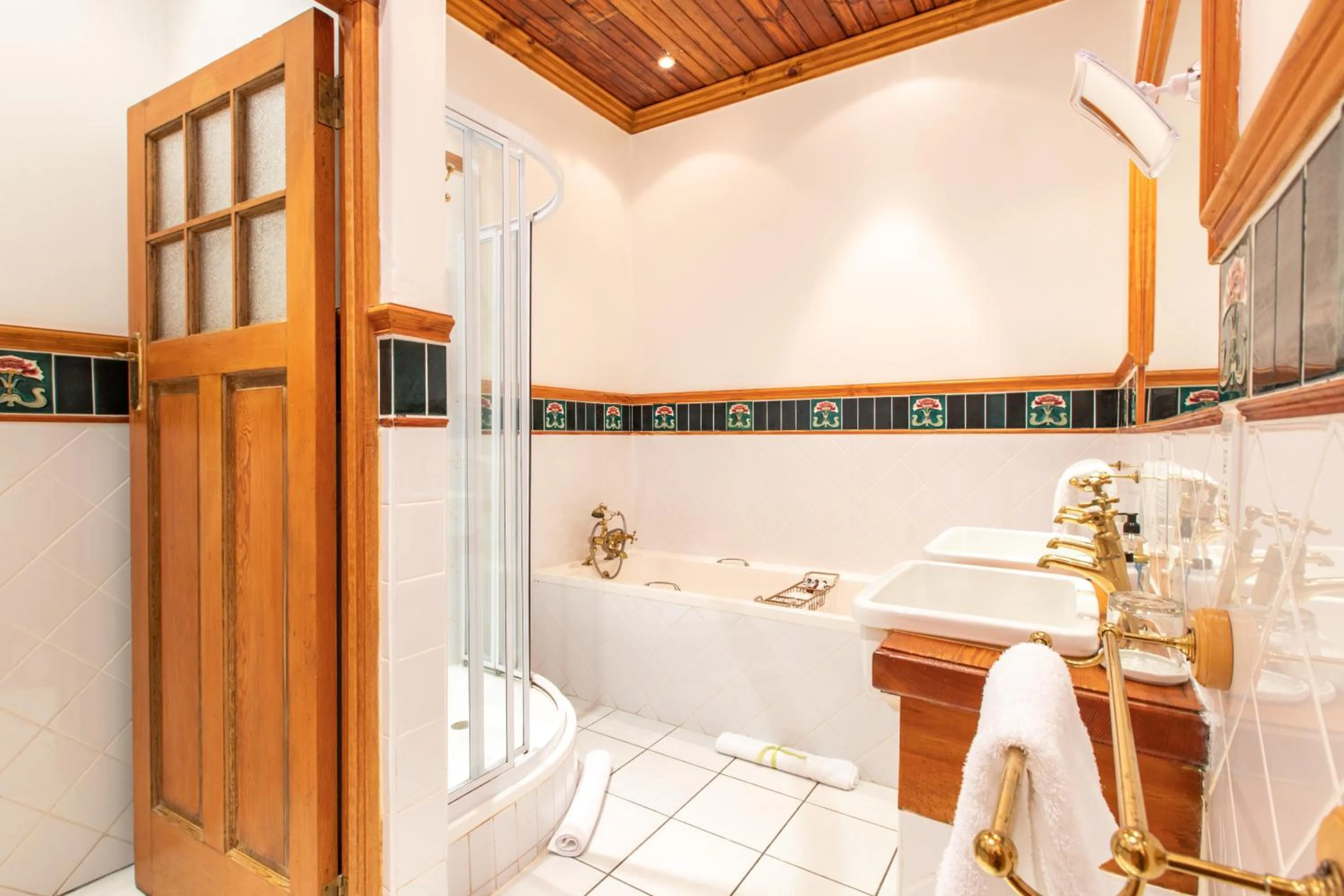 Shower in Evergreen Manor and Spa