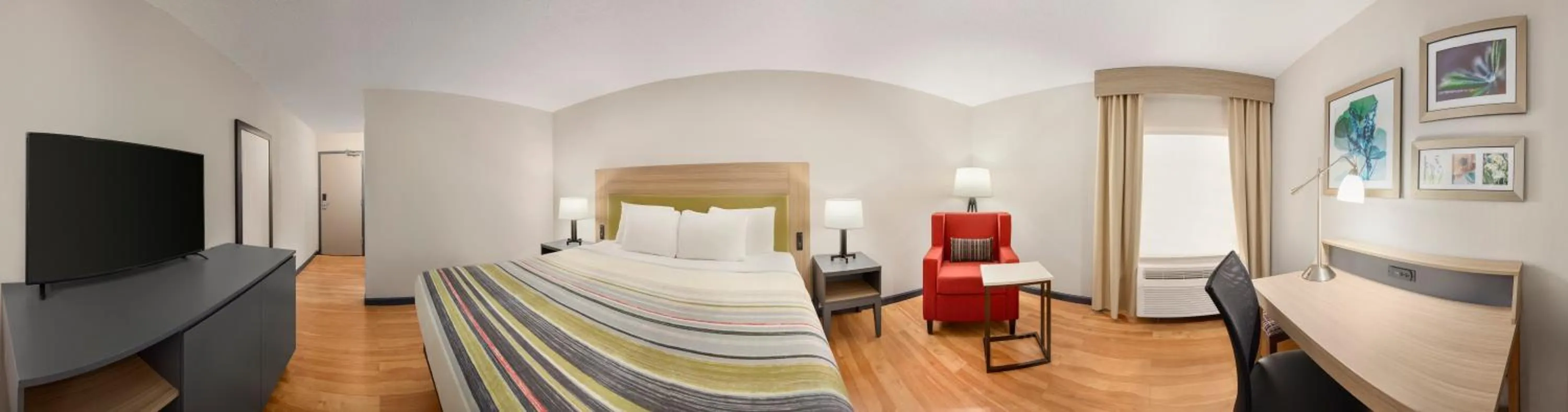 Photo of the whole room, Bed in Country Inn & Suites by Radisson, North Little Rock, AR