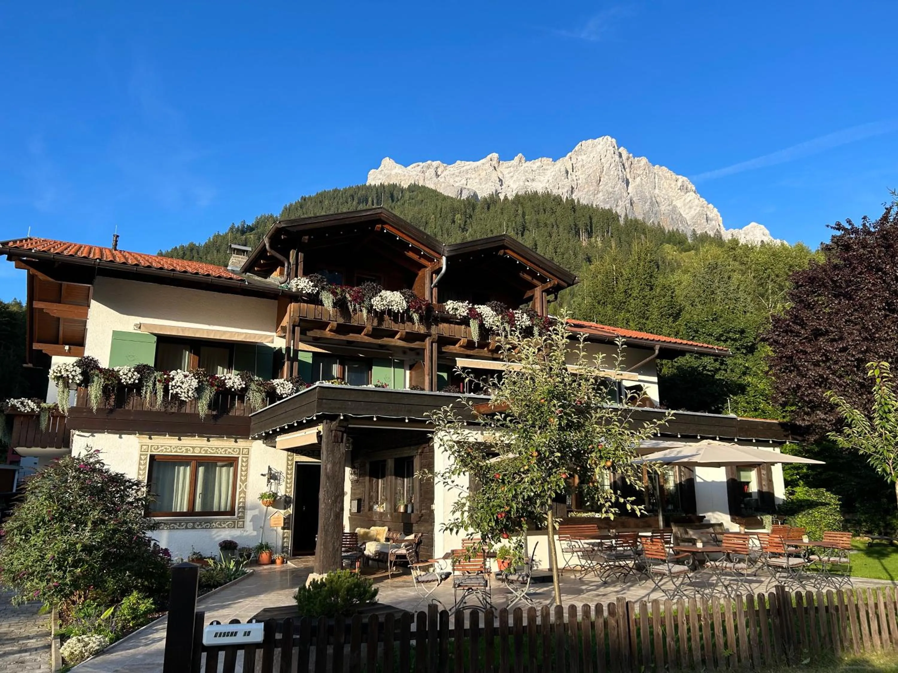 Property building in Das Halali - dein kleines Hotel an der Zugspitze