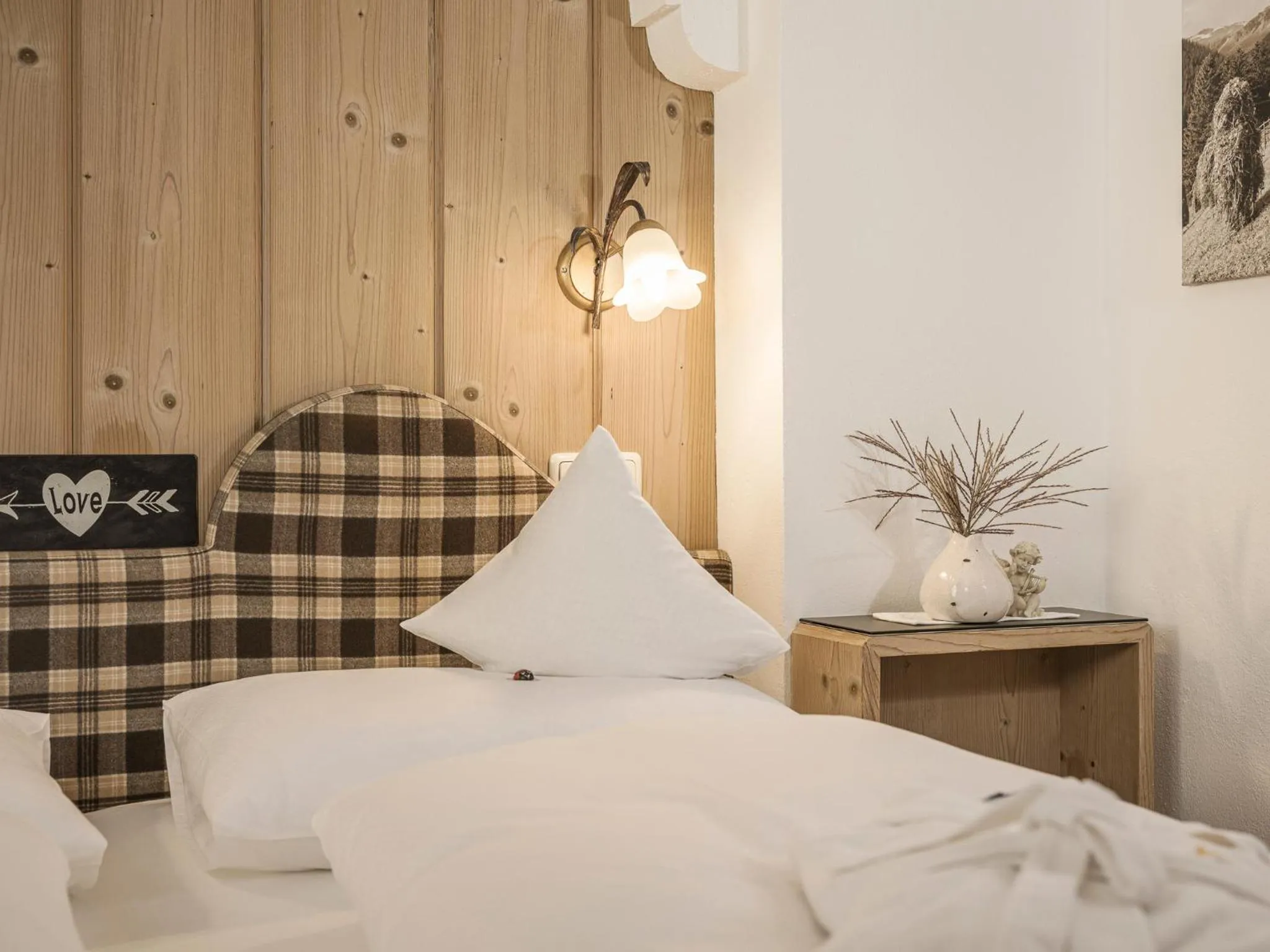 Bedroom, Bed in Apparthotel "Landhaus Veronika"