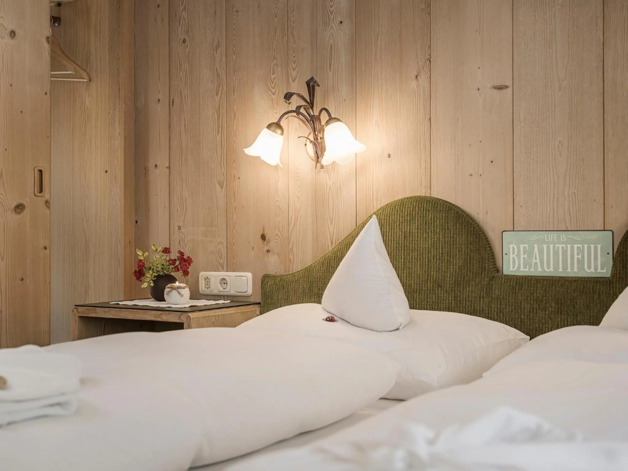 Bedroom, Bed in Apparthotel "Landhaus Veronika"