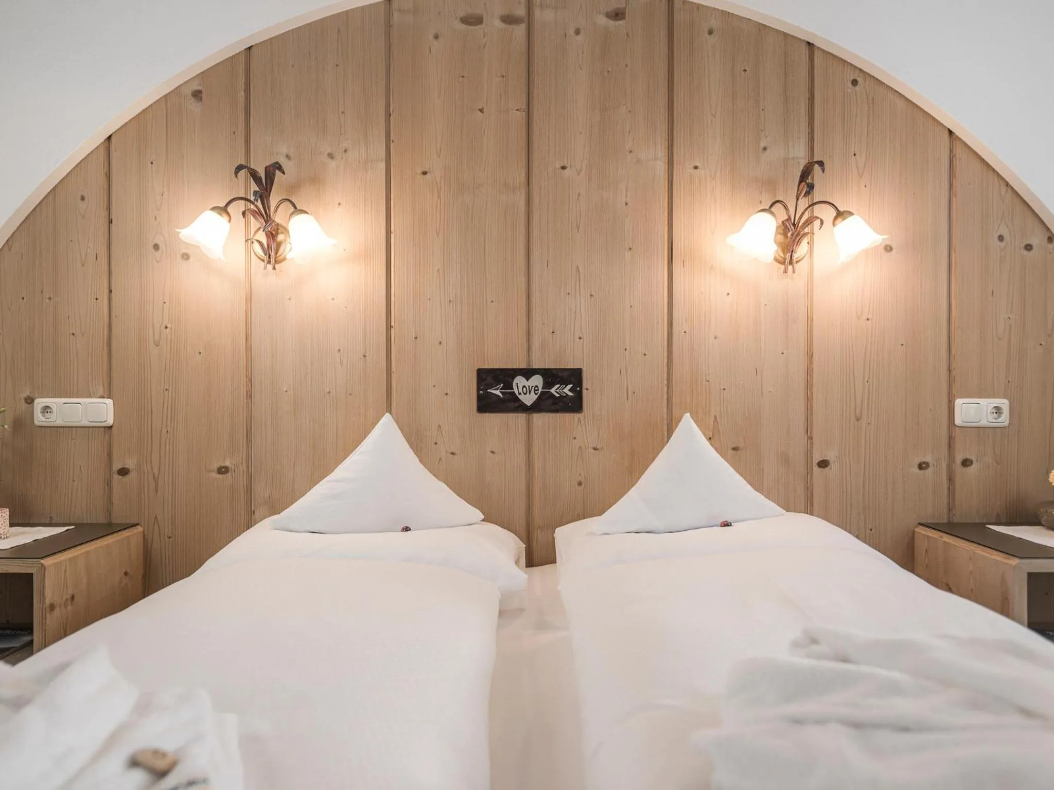 Bedroom, Bed in Apparthotel "Landhaus Veronika"