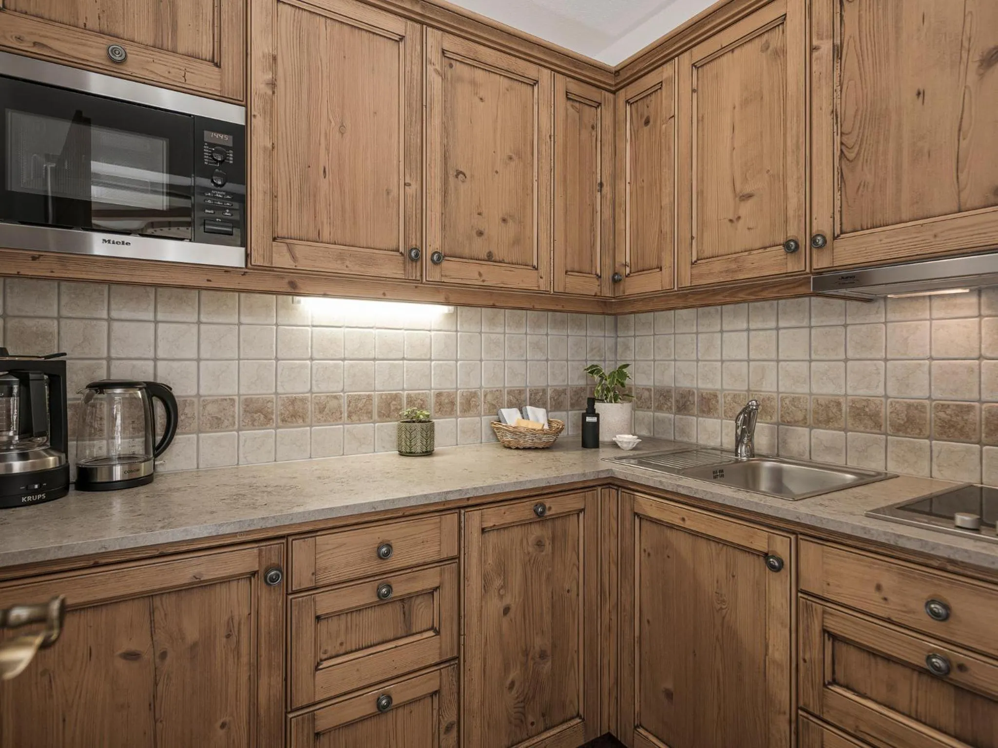 Kitchen or kitchenette in Apparthotel "Landhaus Veronika"