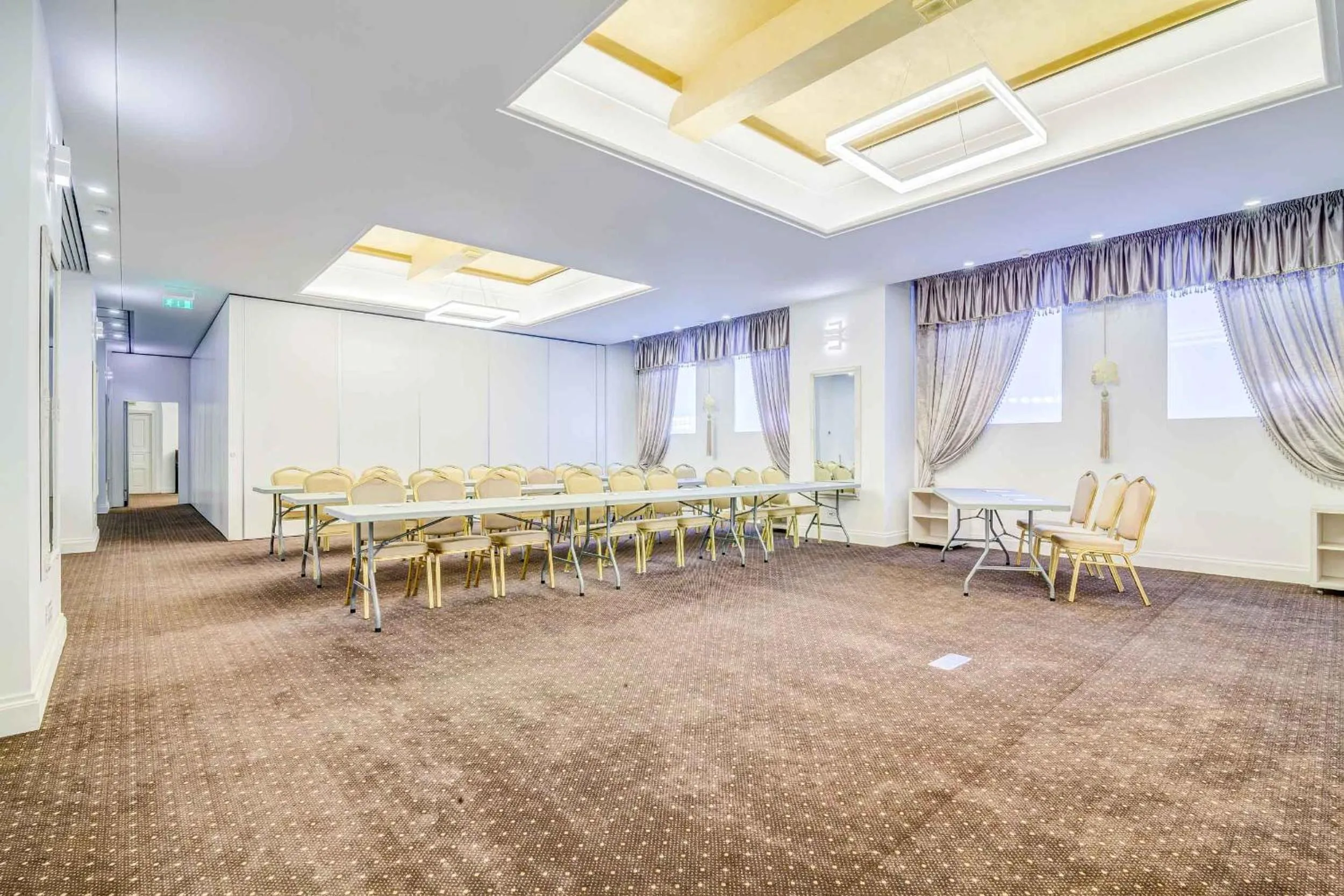Meeting/conference room in Capitol Hotel