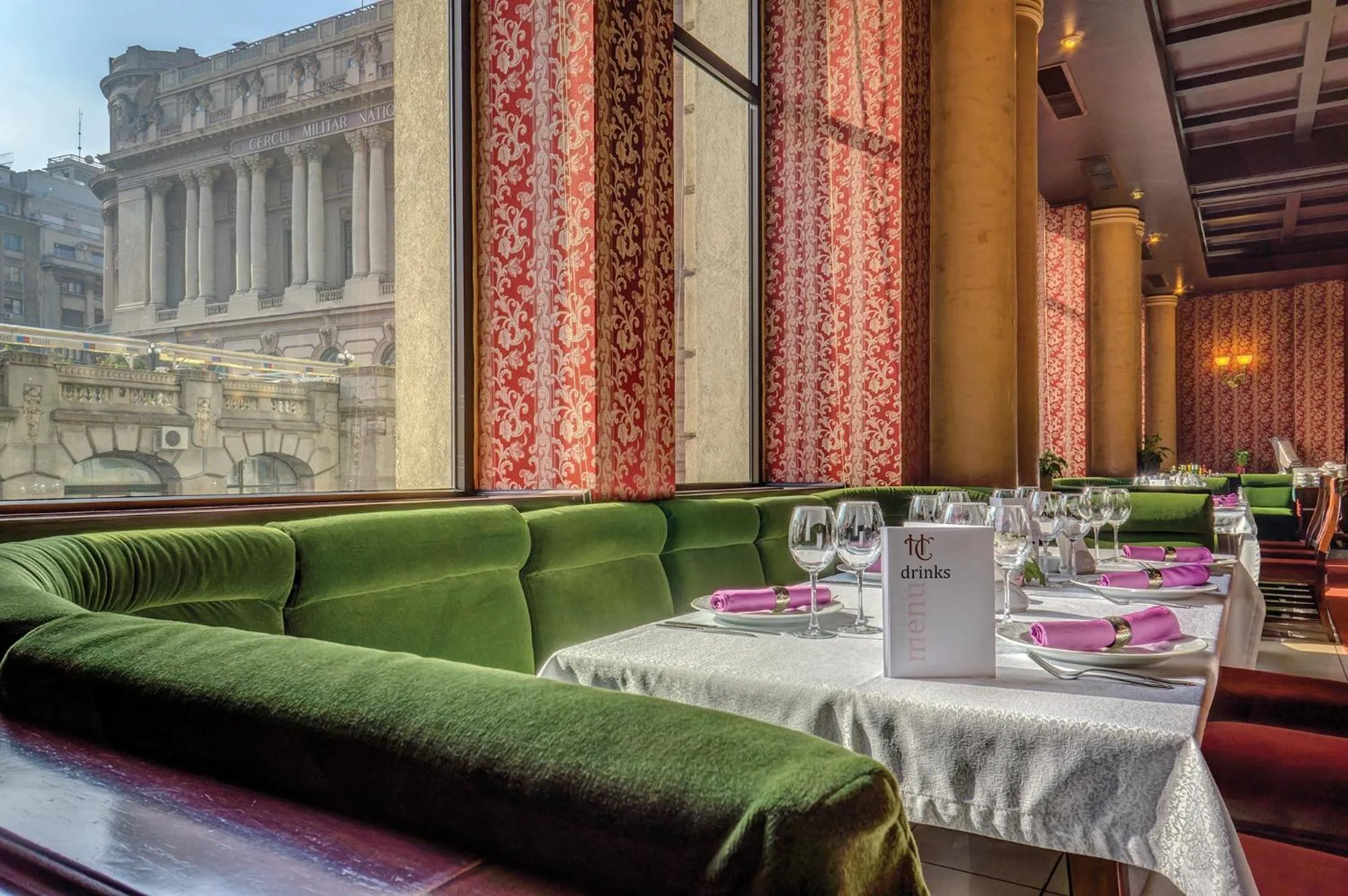 Restaurant/places to eat in Capitol Hotel