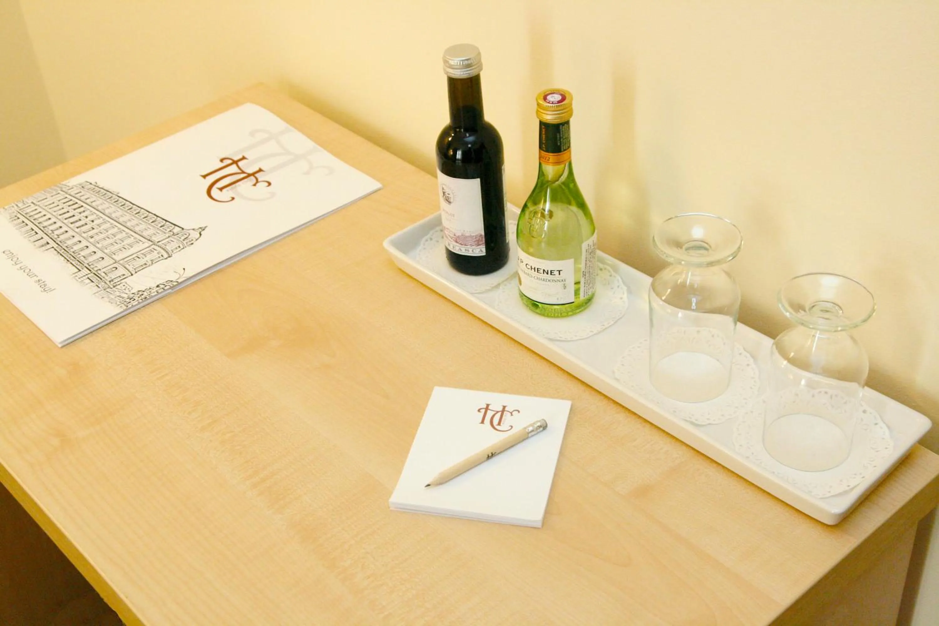 Decorative detail in Capitol Hotel