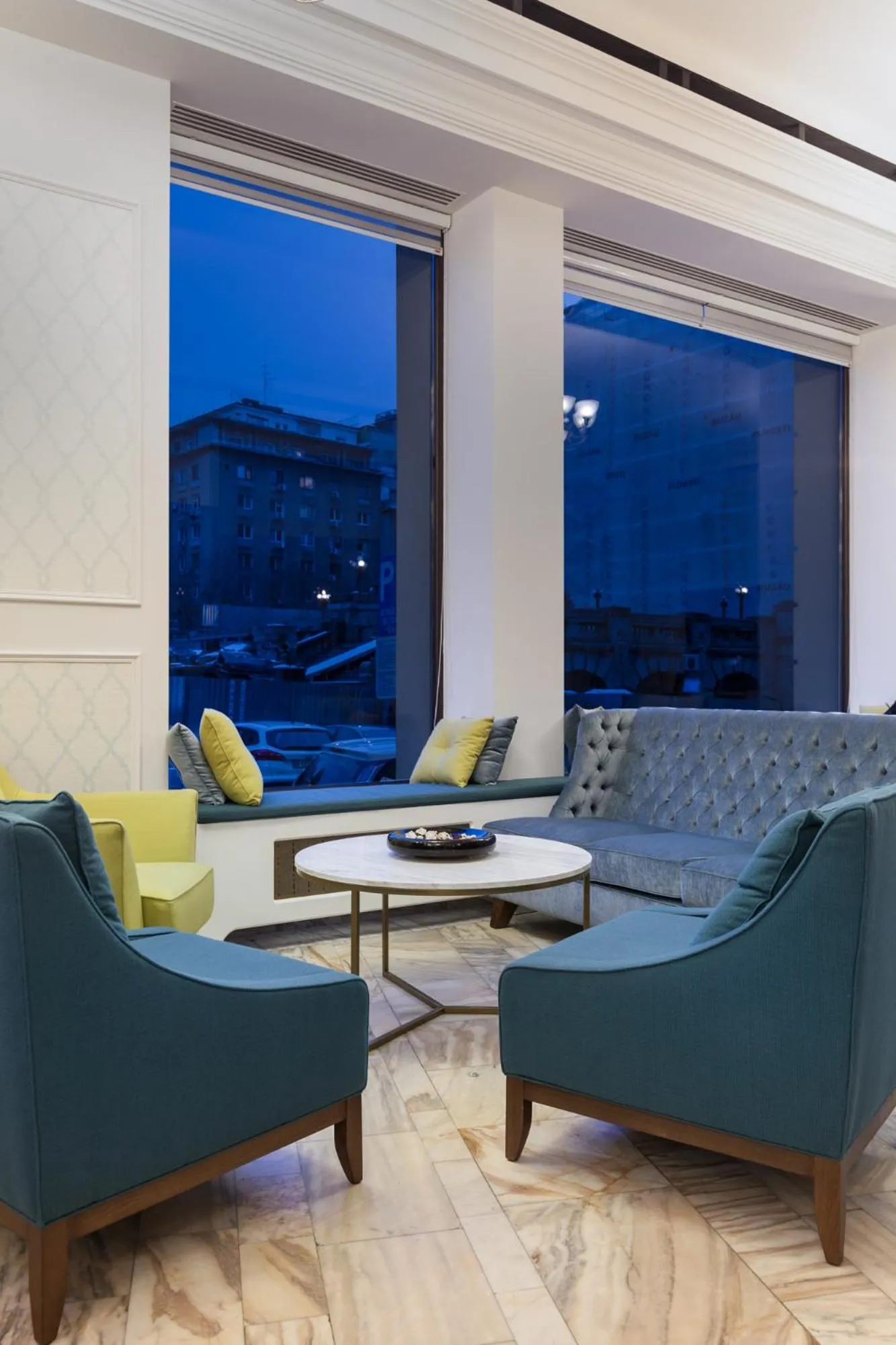 Seating area in Capitol Hotel