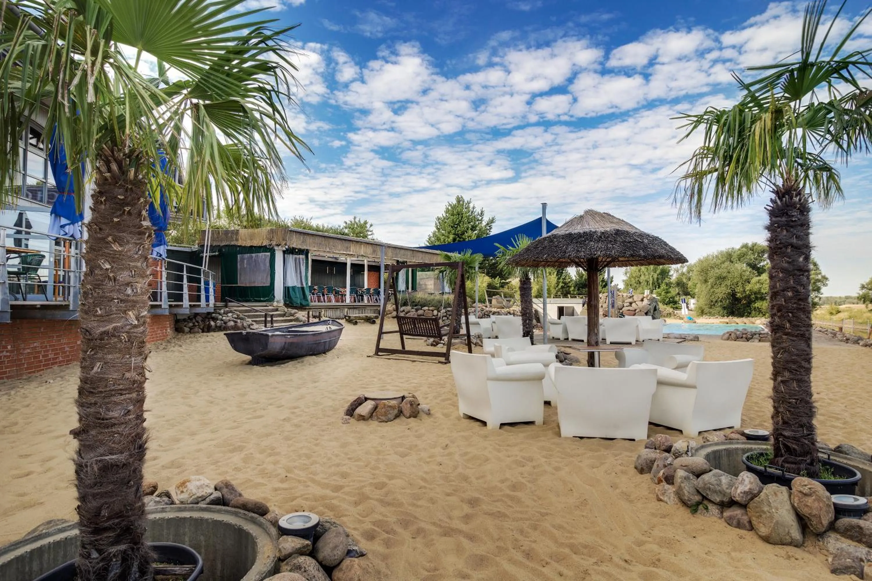 Swimming pool in Hotel Dömitzer Hafen