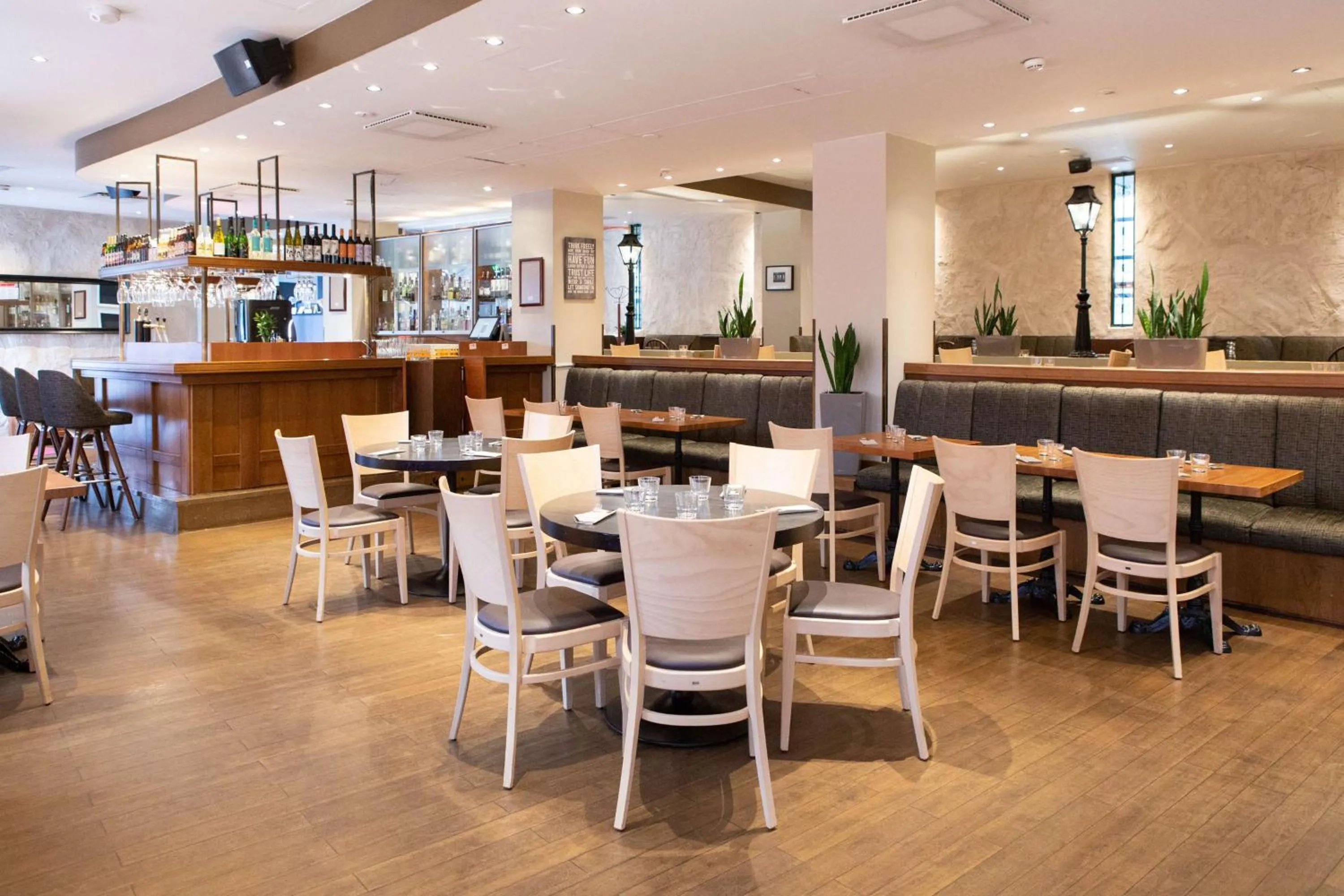 Restaurant/places to eat in Scandic Helsinki Aviapolis