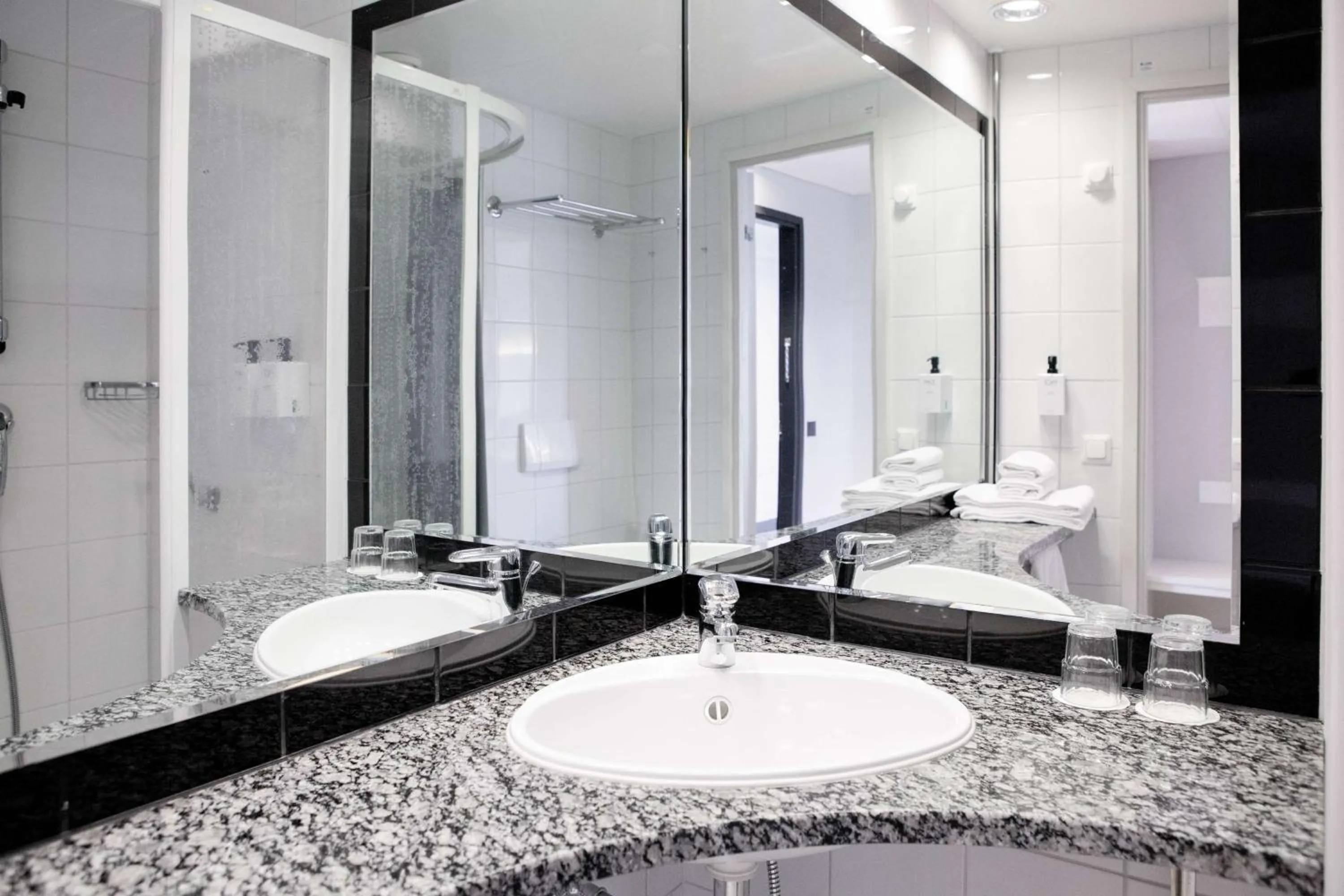 Bedroom in Scandic Helsinki Aviapolis