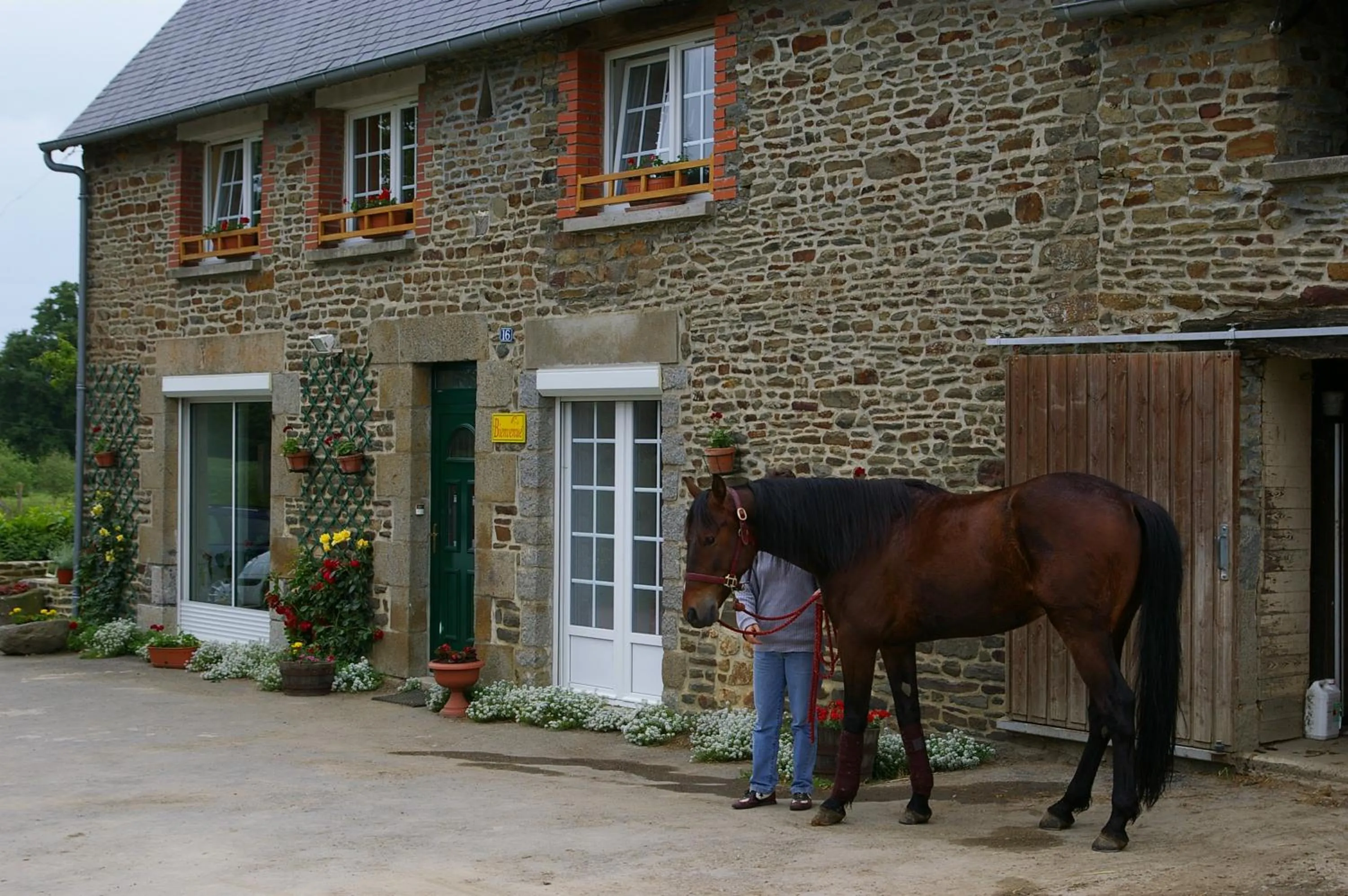 Facade/entrance in Marie France 's home