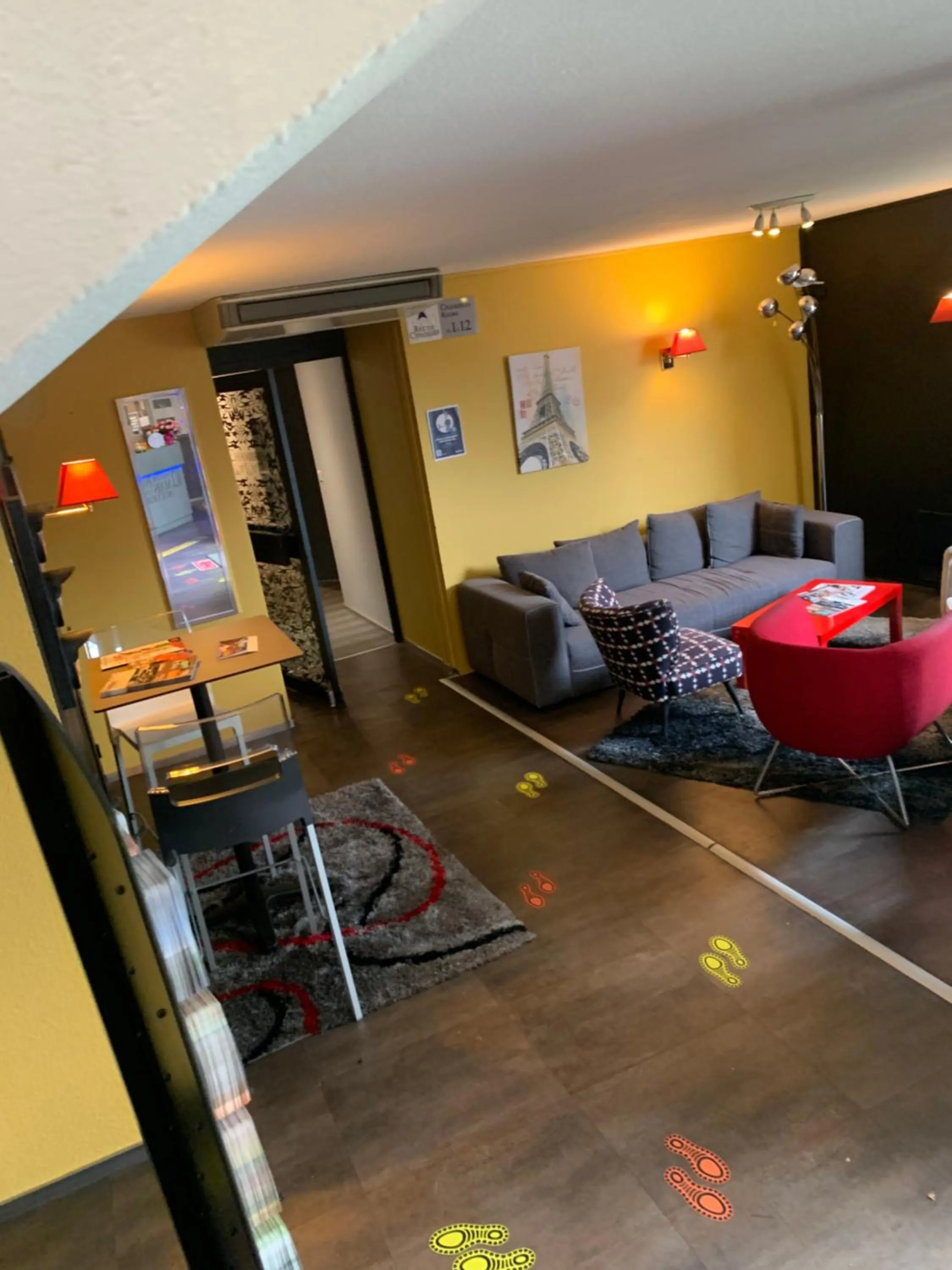 Living room in Hotel Restaurant Kyriad Brive Centre