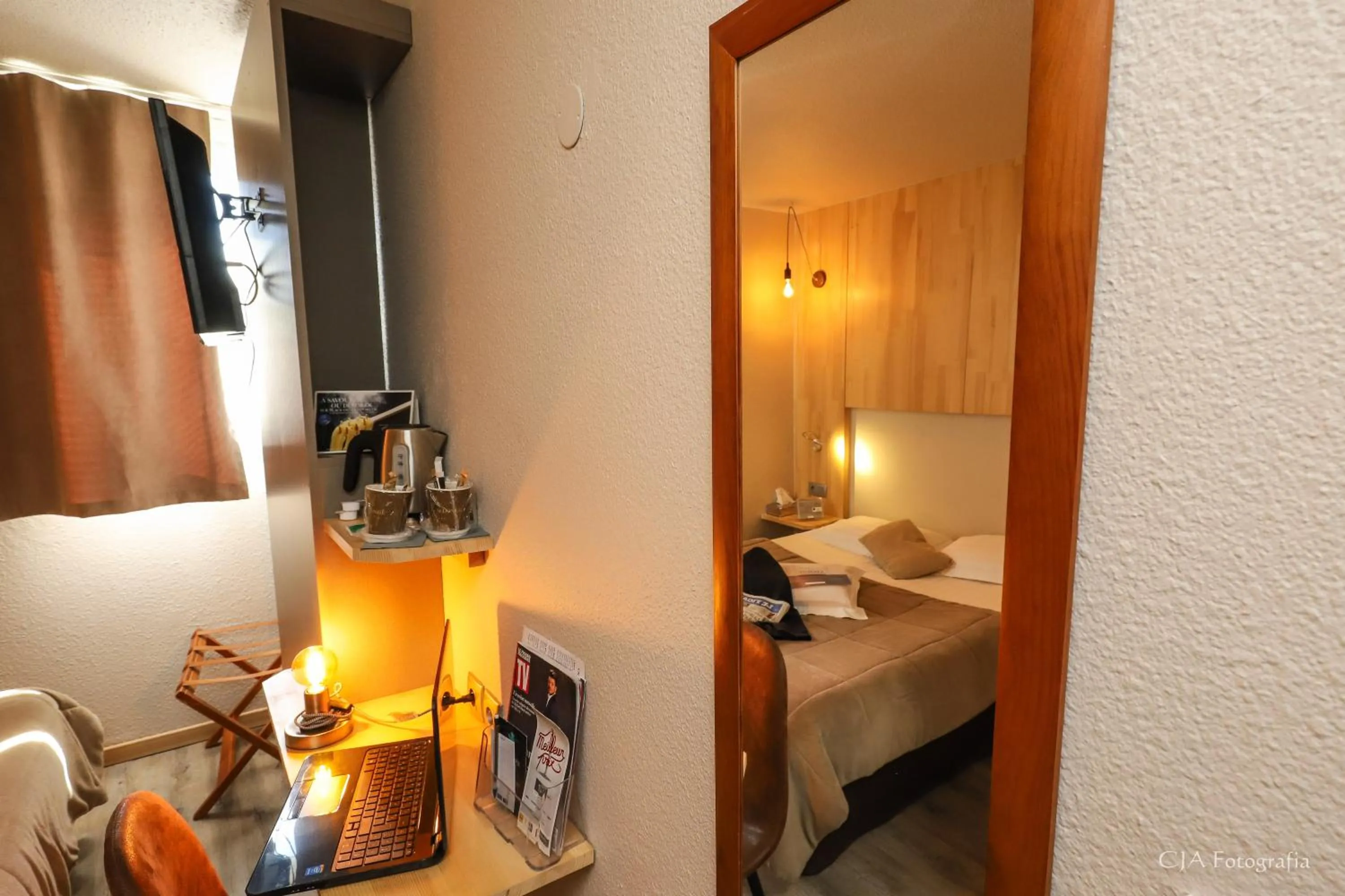 Bed in Hotel Restaurant Kyriad Brive Centre