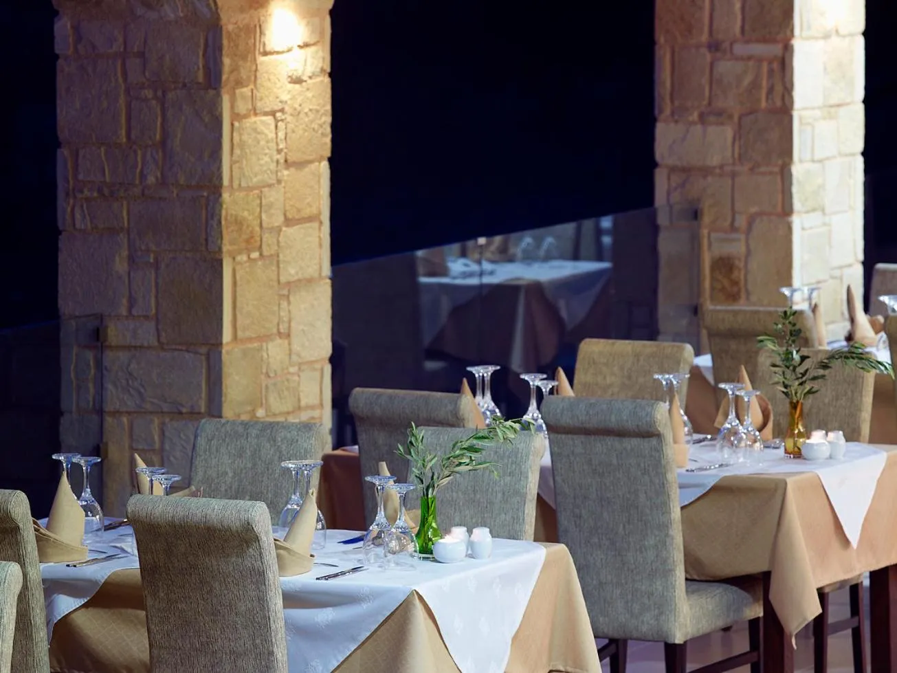 Breakfast in Filion Suites Resort & Spa