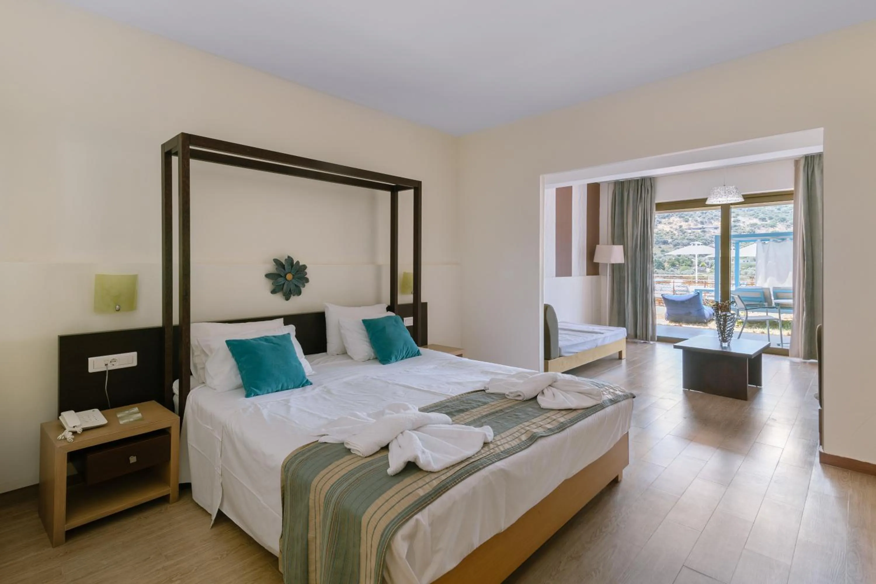 Bed in Filion Suites Resort & Spa