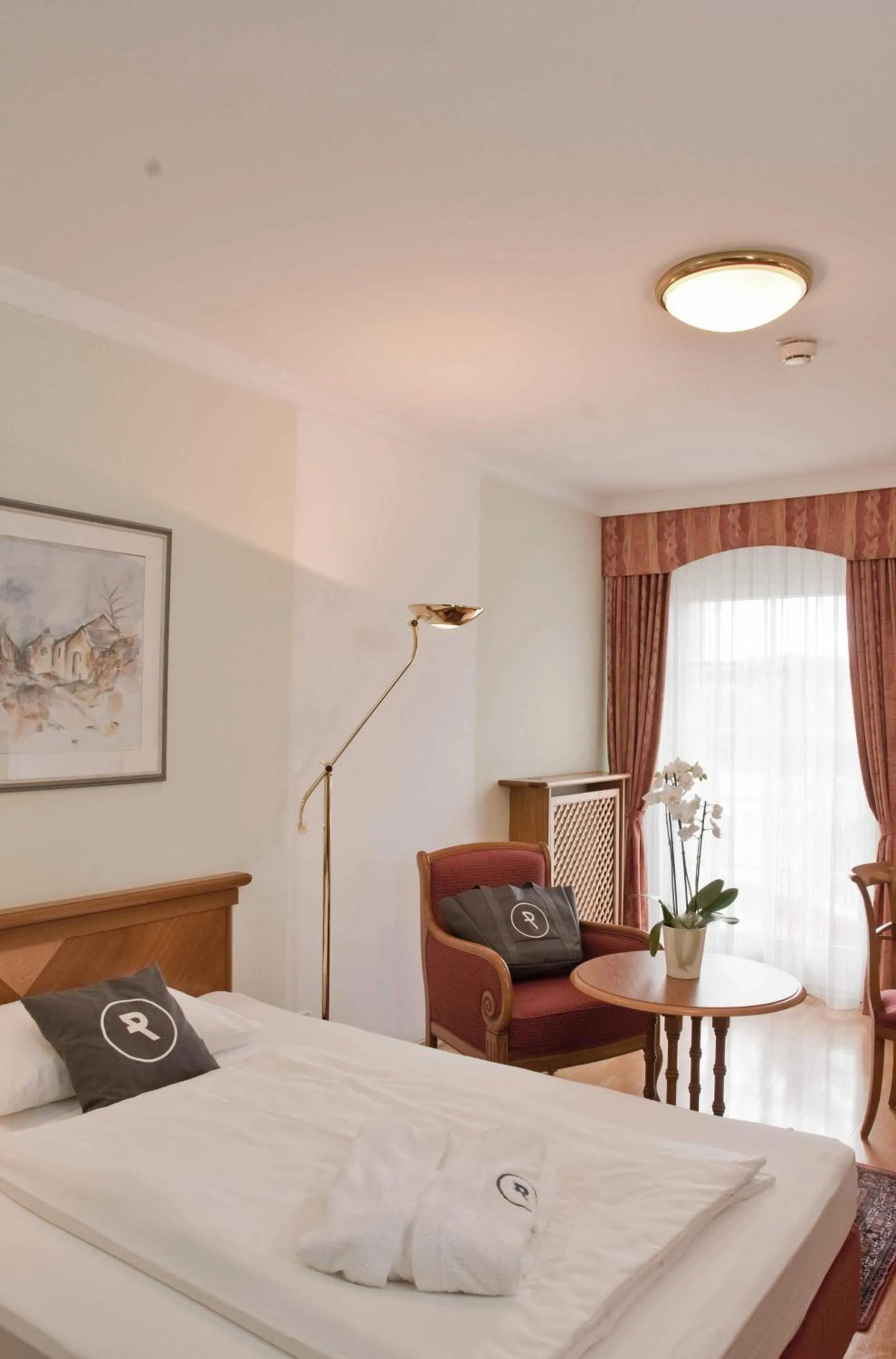 Photo of the whole room, Bed in Reduce Hotel Thermal Adults only