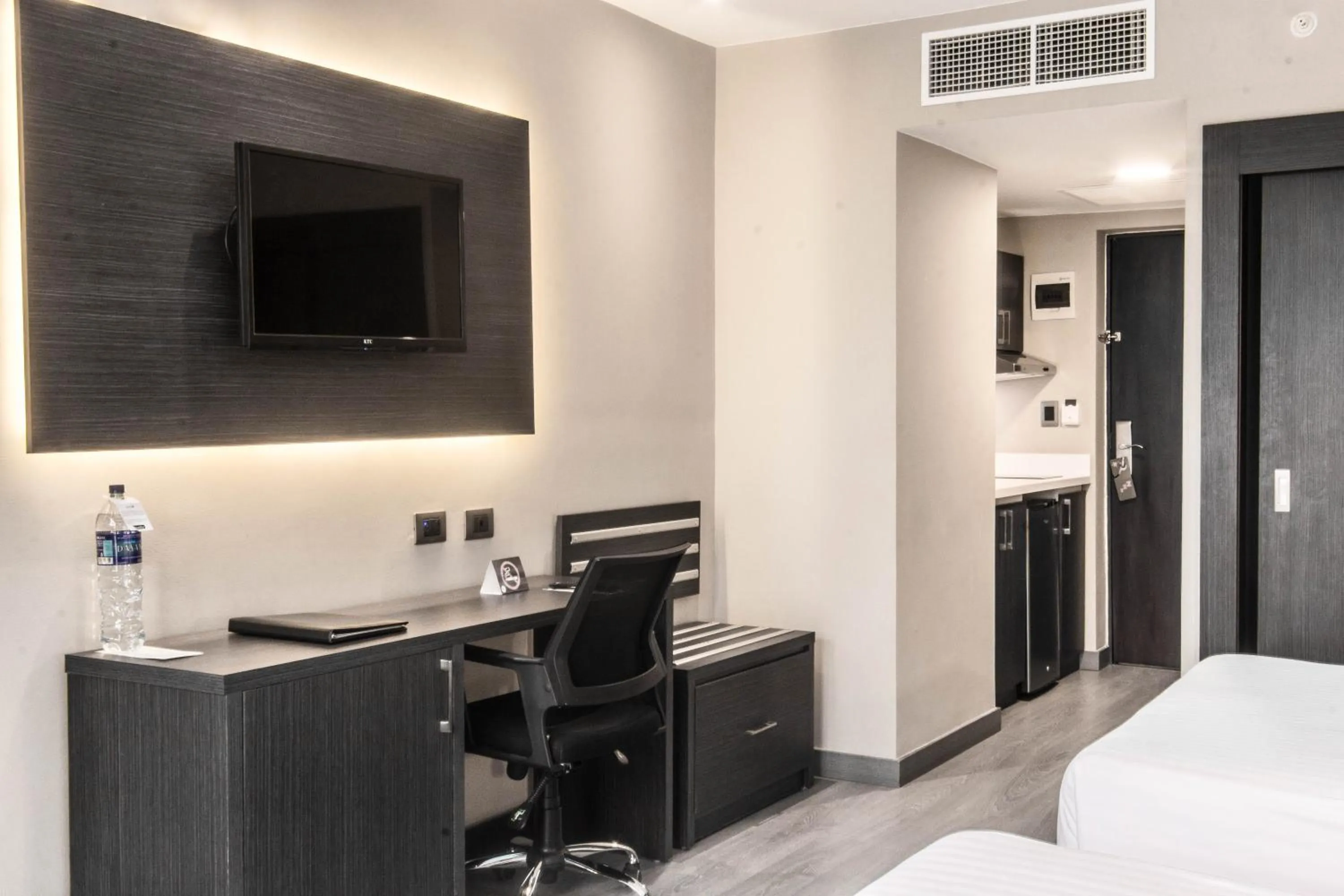 Photo of the whole room, Bed in W&P Santo Domingo