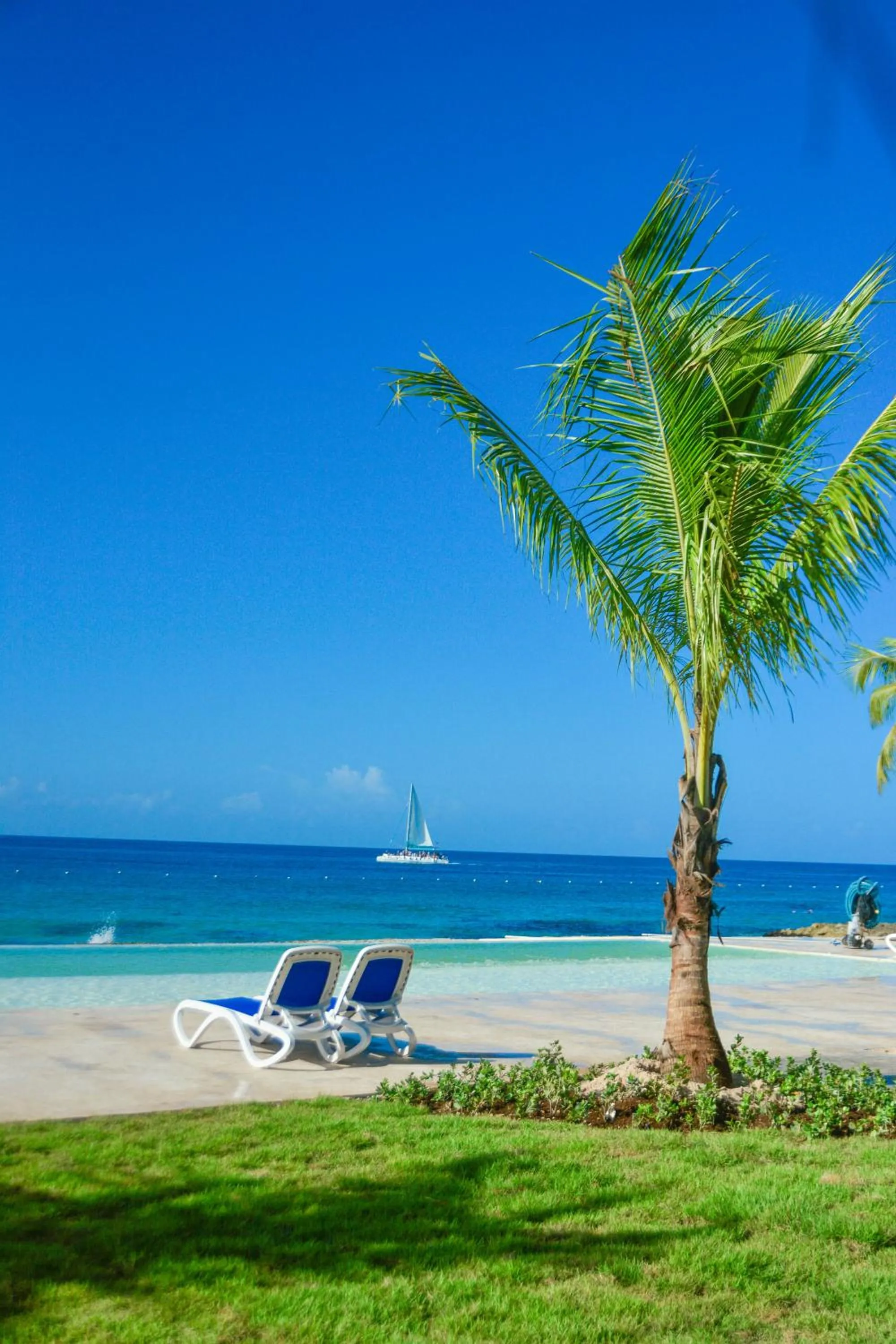 Swimming pool in Viva Dominicus Beach by Wyndham, A Trademark All Inclusive