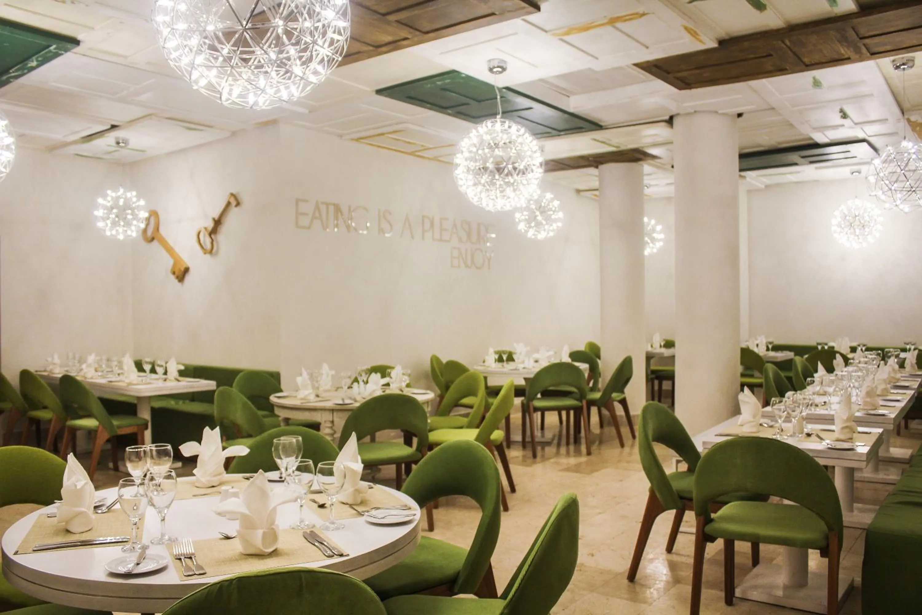 Dining area in Viva Tangerine by Wyndham, A Trademark All Inclusive