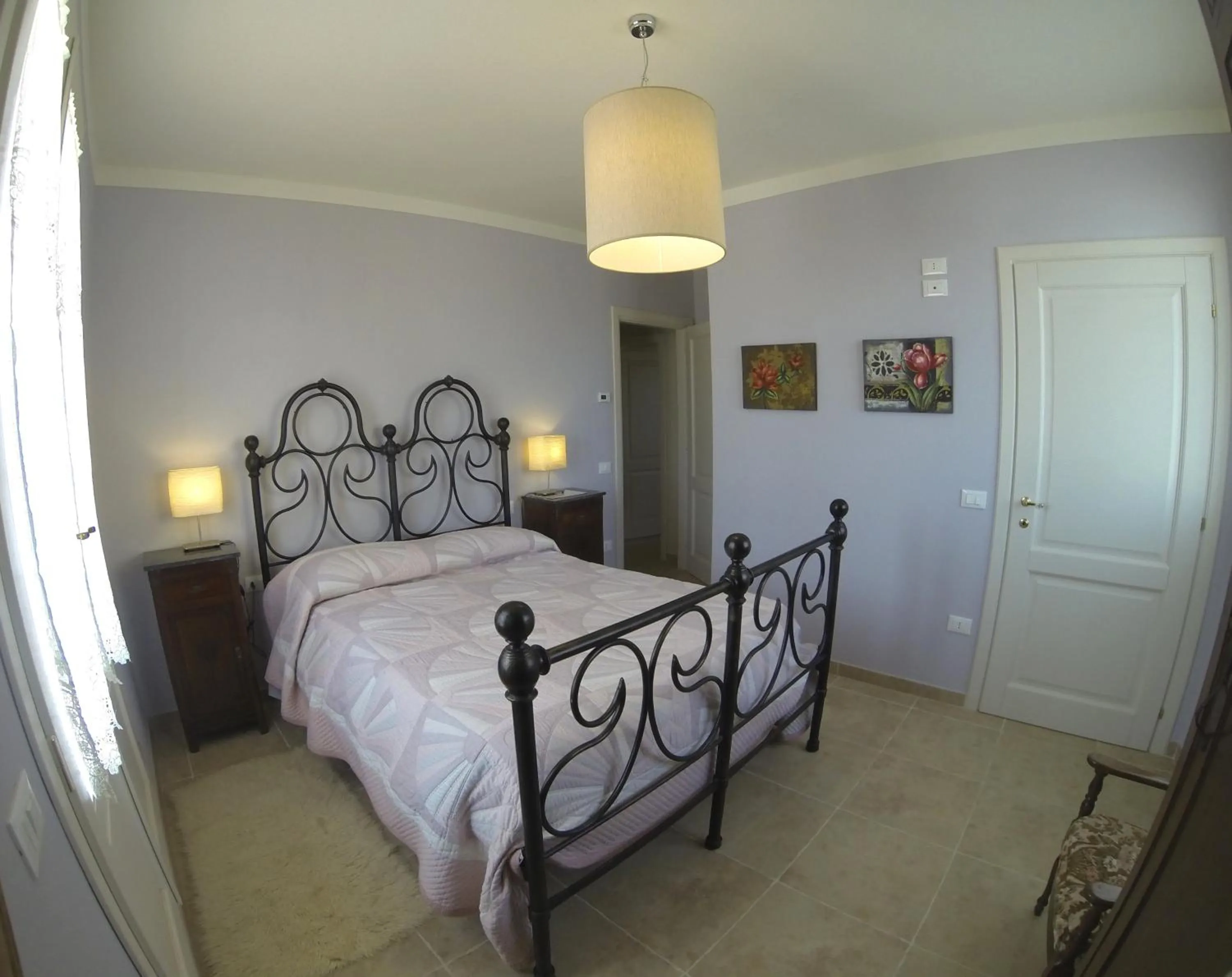 Property building, Bed in B&B Orsobigio