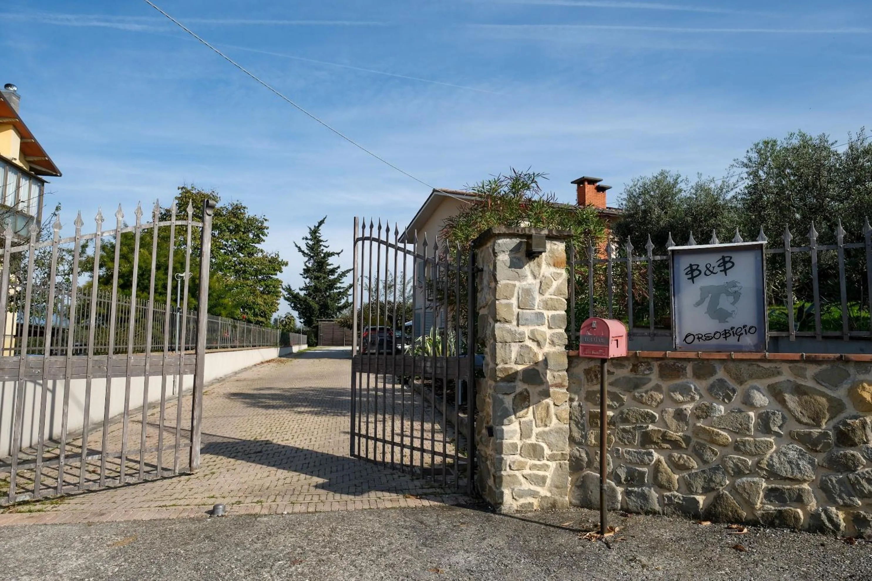 Property building in B&B Orsobigio