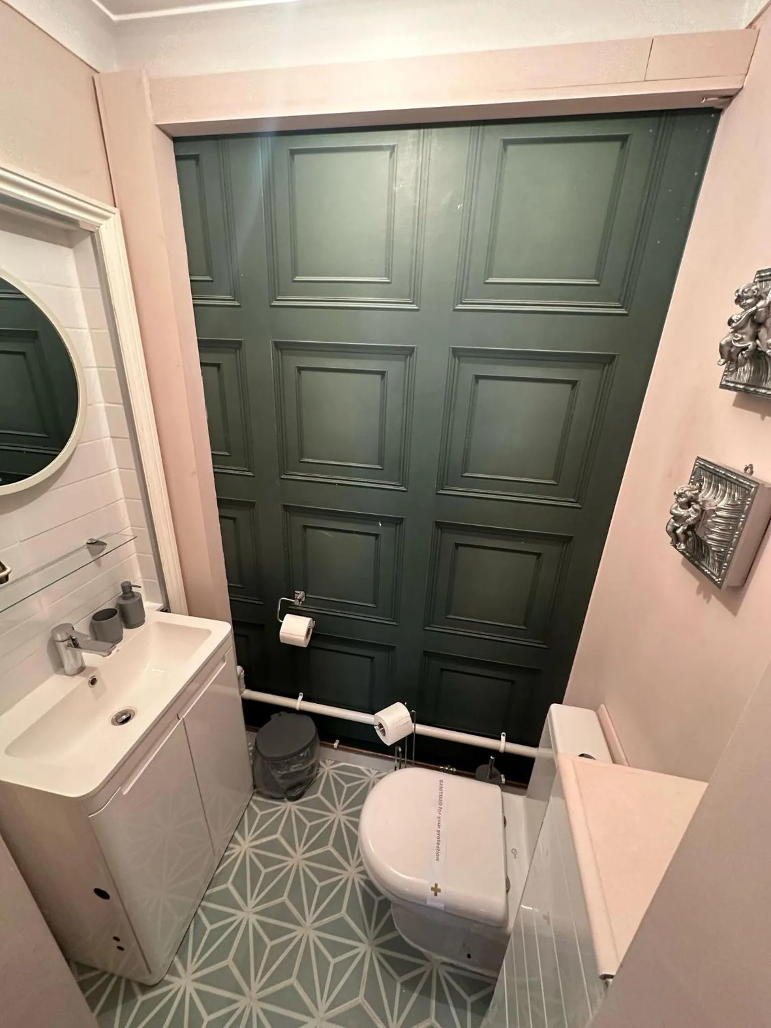 The Cambridge Guest House by Tas