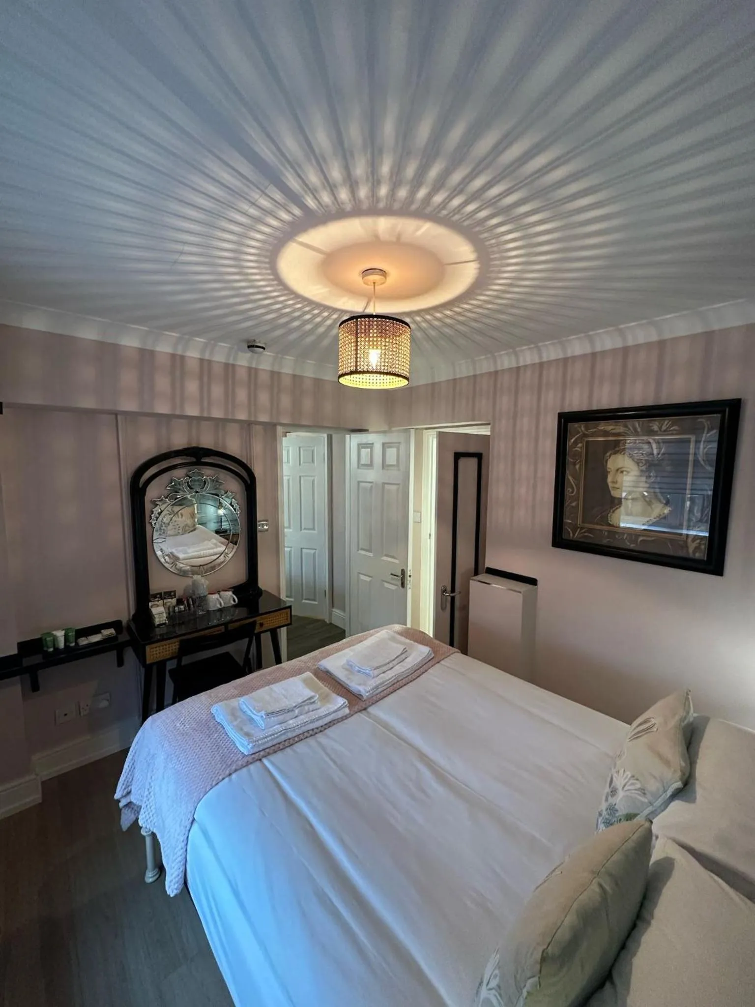 Bed in The Cambridge Guest House by Tas