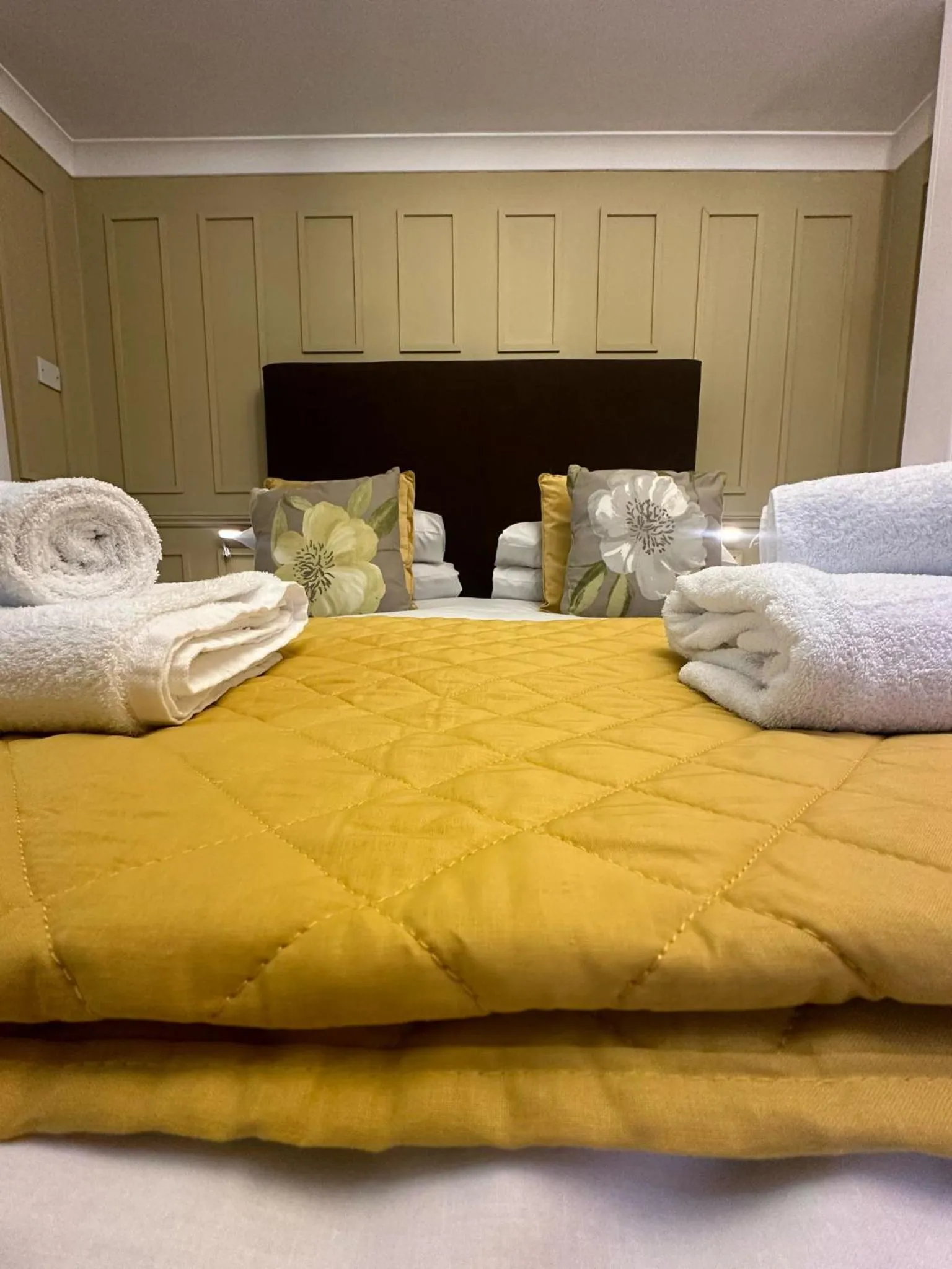 Bed in The Cambridge Guest House by Tas