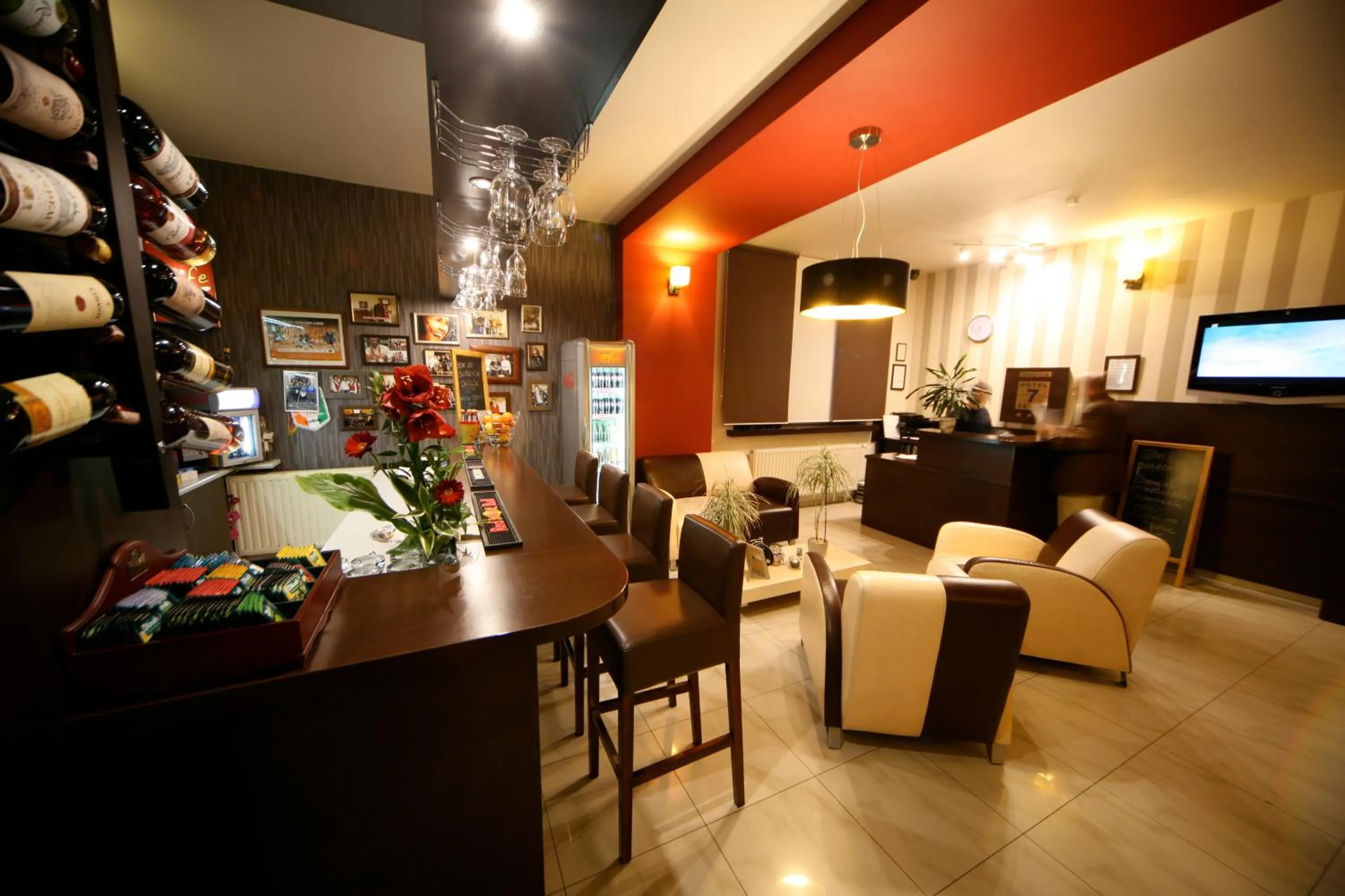 Communal lounge/ TV room in Hotel Seven 7